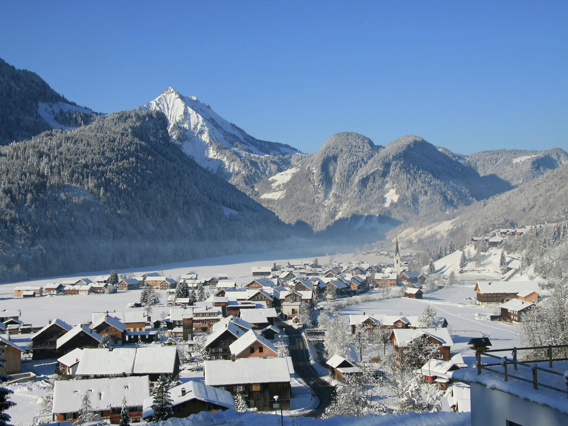 Vrijstaand chalet voor 7 in Sibratsgfäll, direct aan de skilift - foto 36