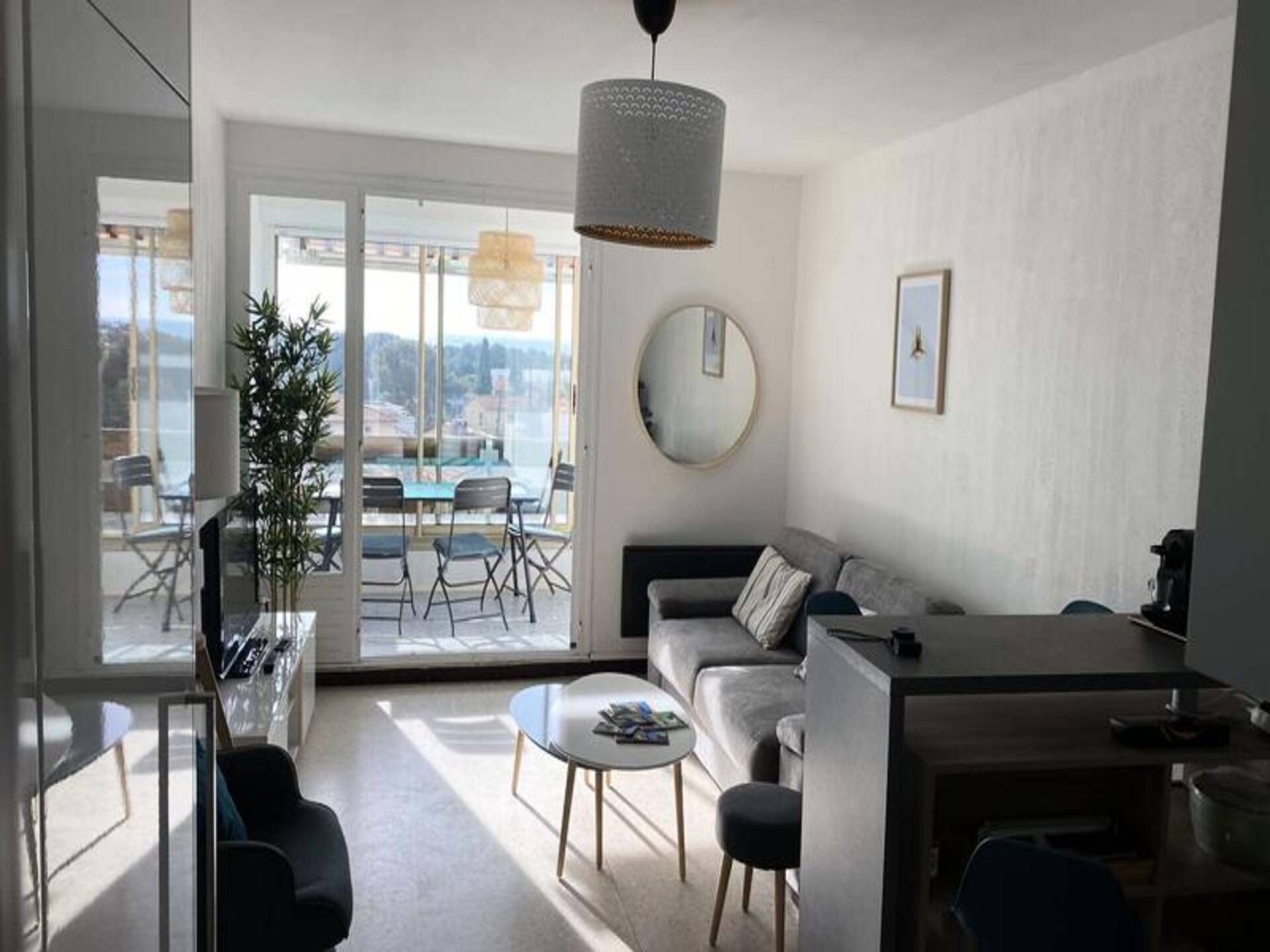 Zonnig appartement met zeezicht en loggia in Bandol - foto 4