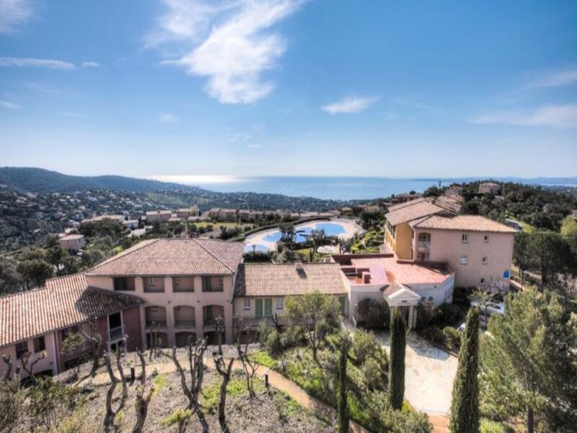 Zonnig appartement met uitzicht op de Golf van Saint-Tropez - foto 19