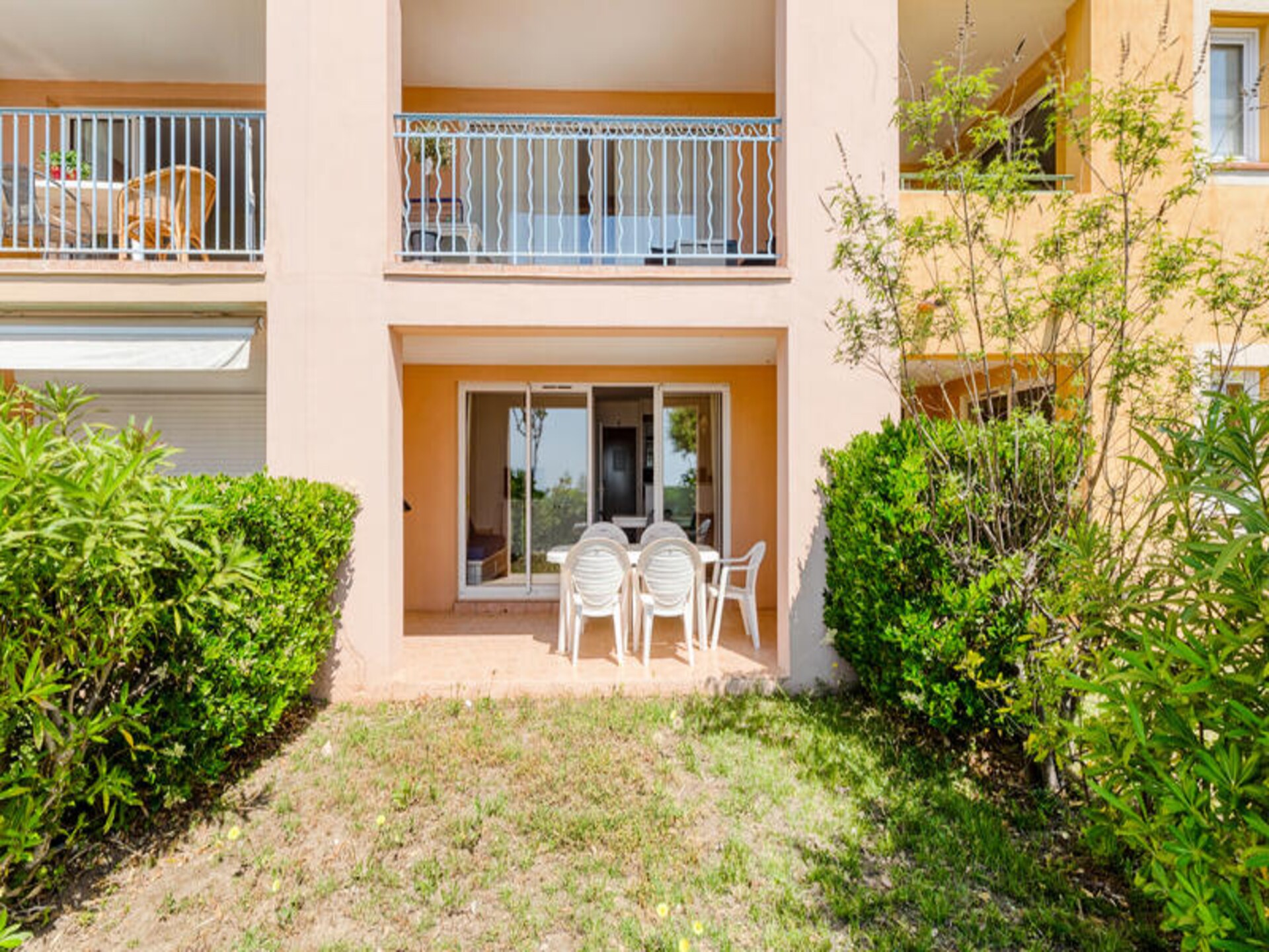Zonovergoten appartement met zeezicht en tuin nabij Sainte-Maxime - foto 11