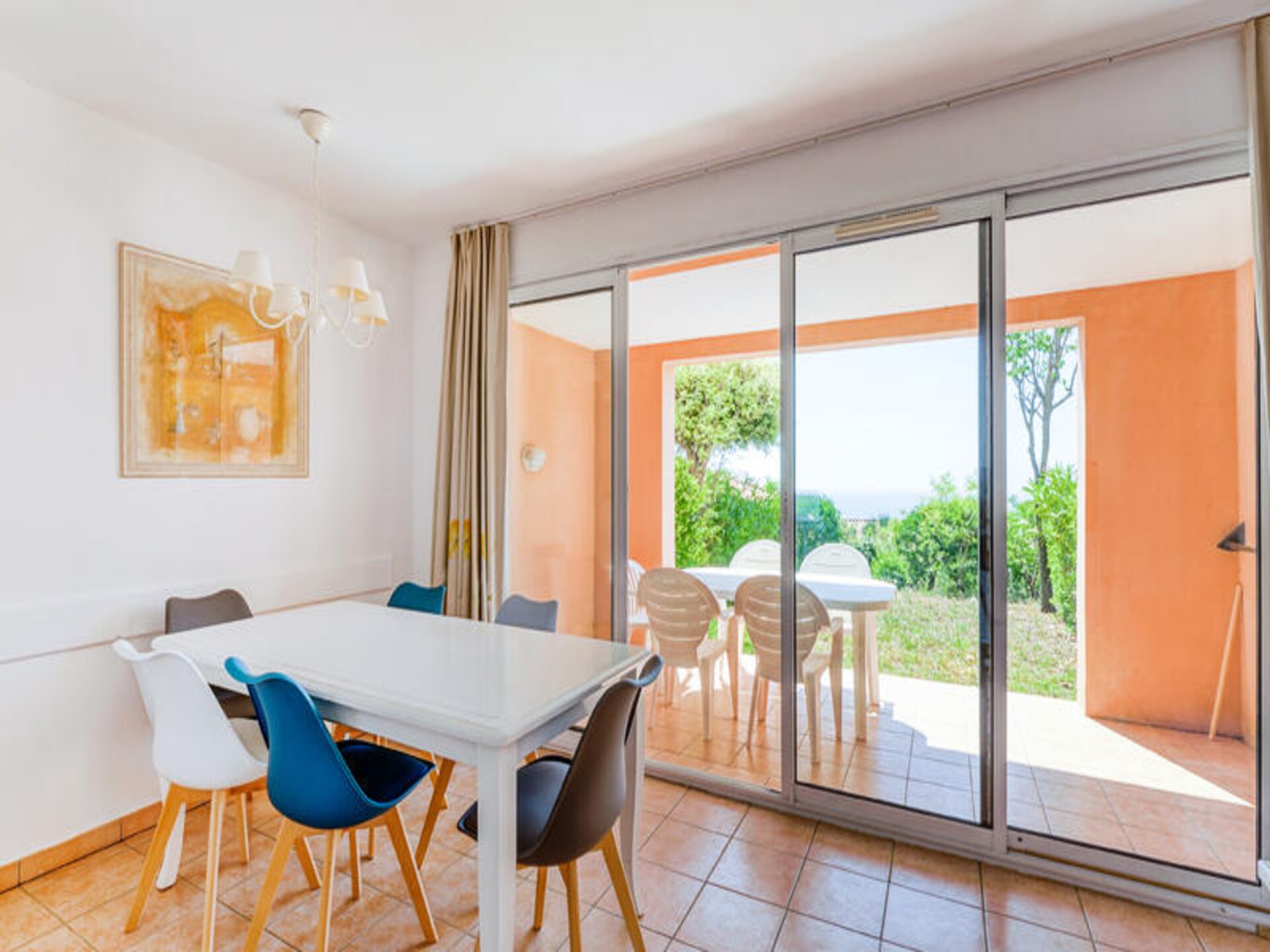 Zonovergoten appartement met zeezicht en tuin nabij Sainte-Maxime - foto 15