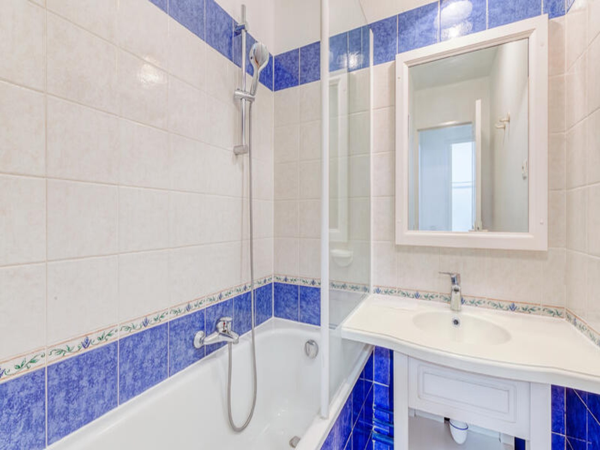 Zonovergoten appartement met zeezicht en tuin nabij Sainte-Maxime - foto 19