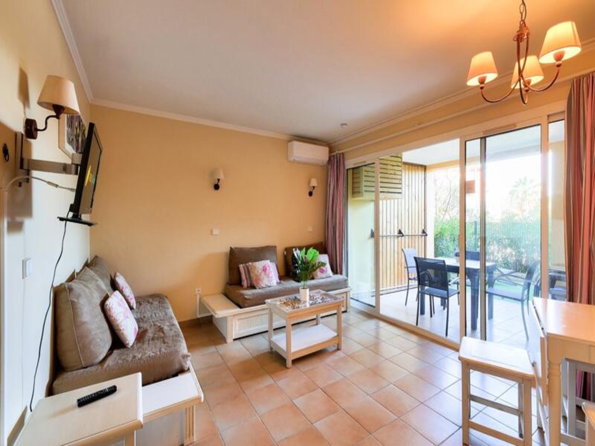 Licht appartement op 100 meter van strand Les Issambres met zwembad - foto 18
