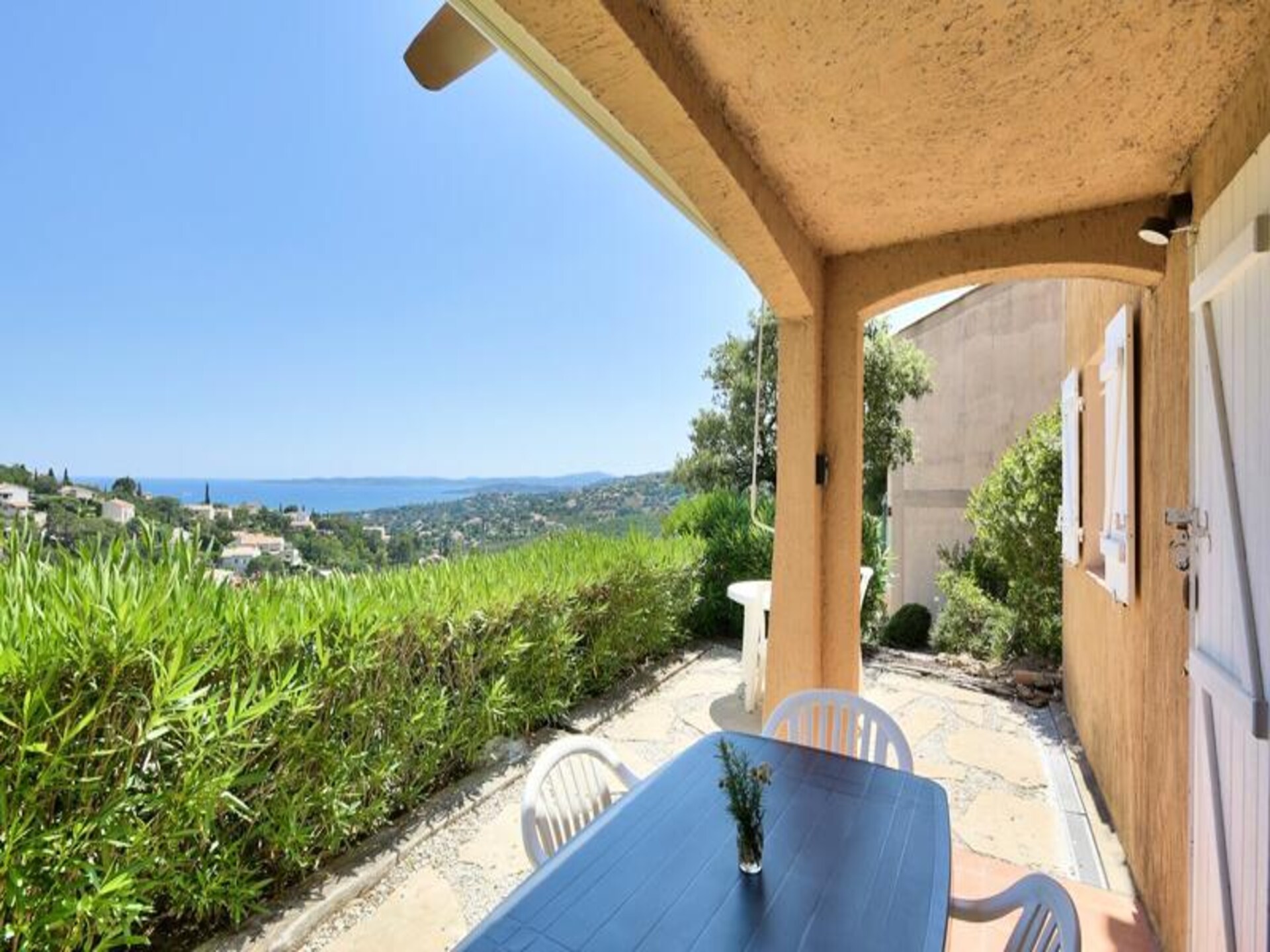Panoramisch appartement met zwembad en uitzicht op de Golf van Saint-Tropez - foto 21