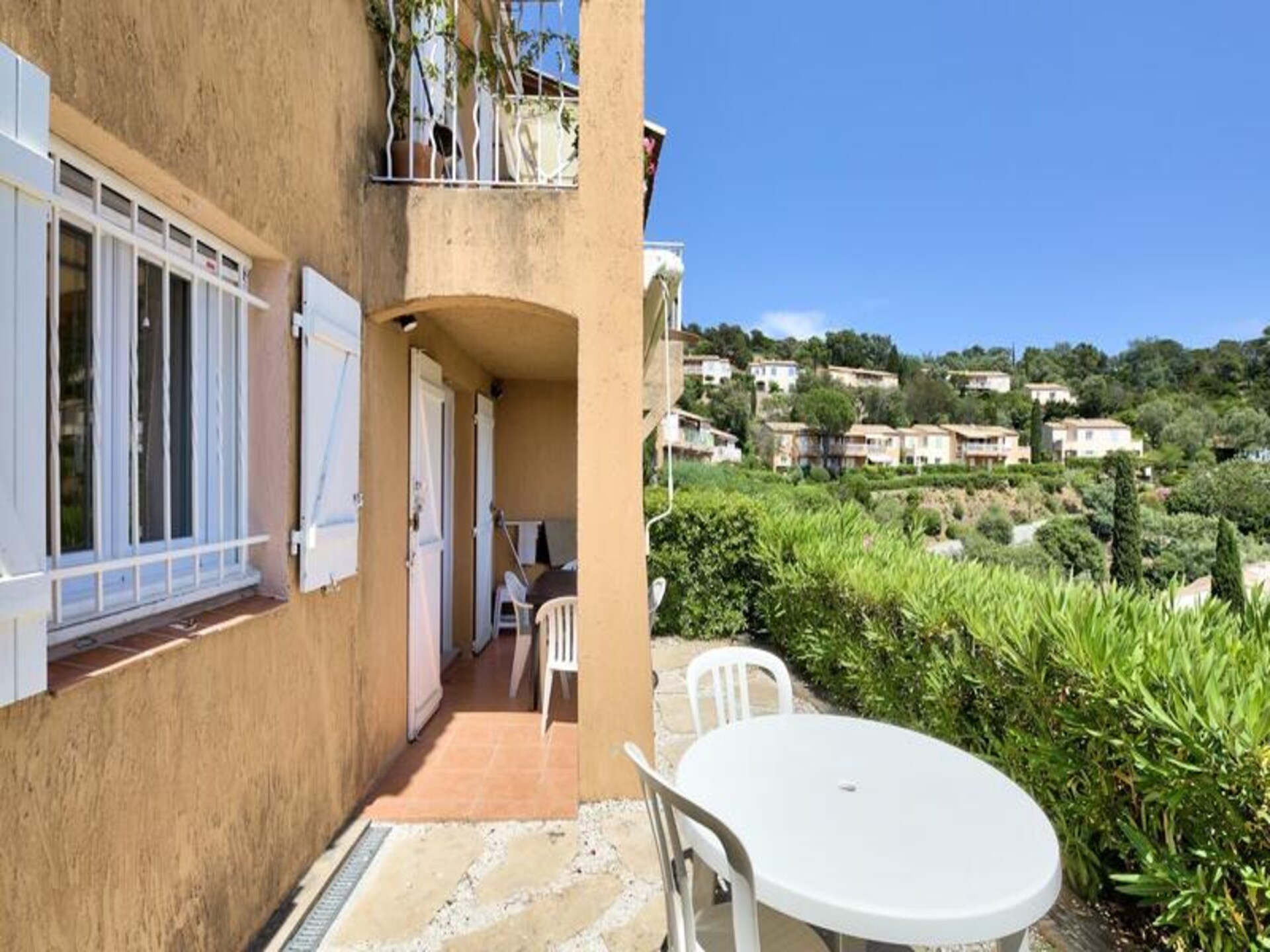 Panoramisch appartement met zwembad en uitzicht op de Golf van Saint-Tropez - foto 22