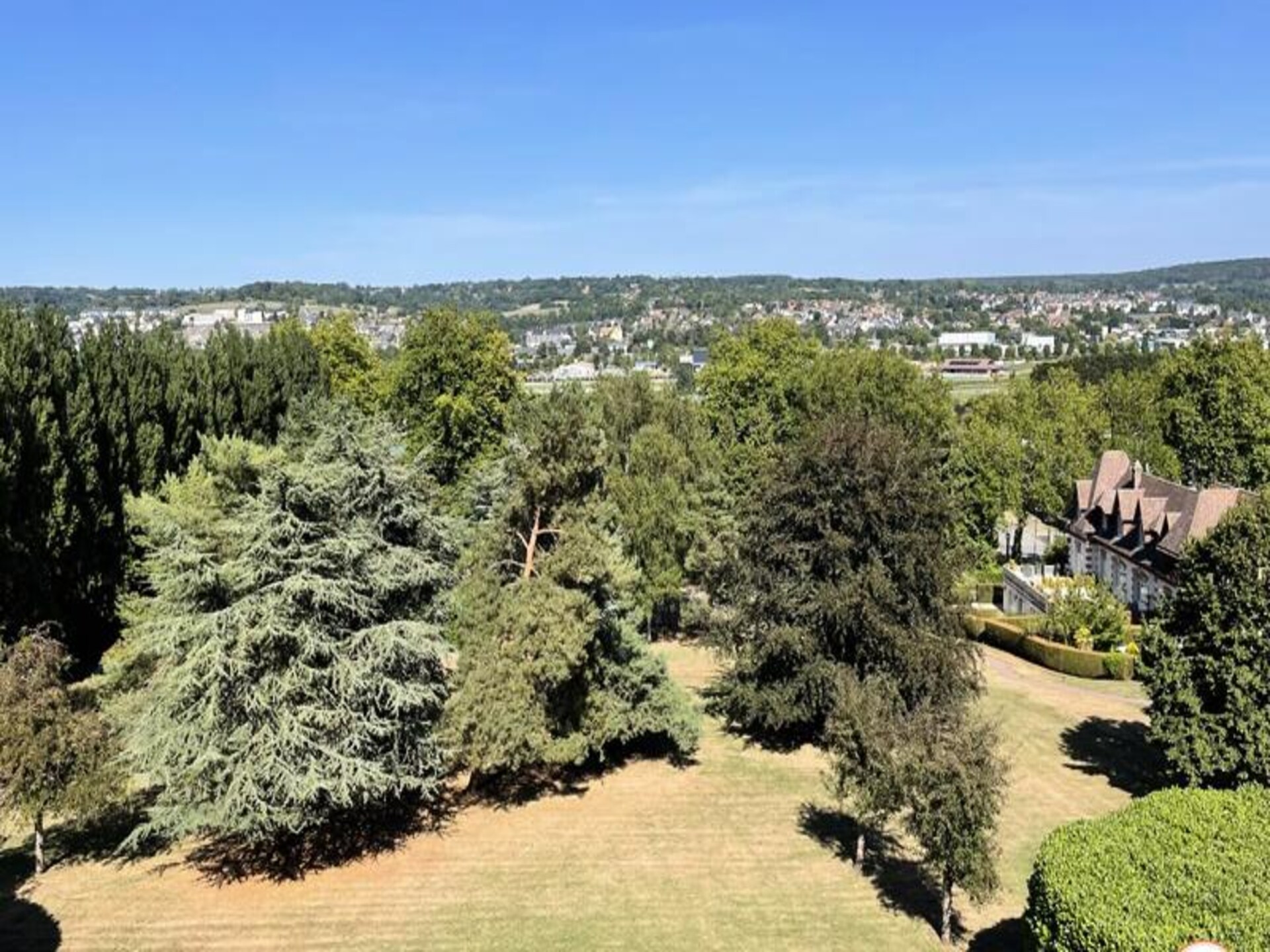 Stijlvol 2-kamerappartement met parkzicht in Deauville - foto 22
