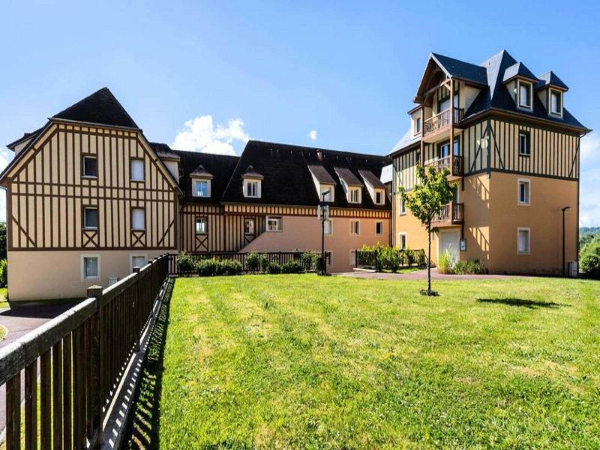 Comfortabel appartement in Deauville met verwarmd zwembad en nabij strand - foto 9