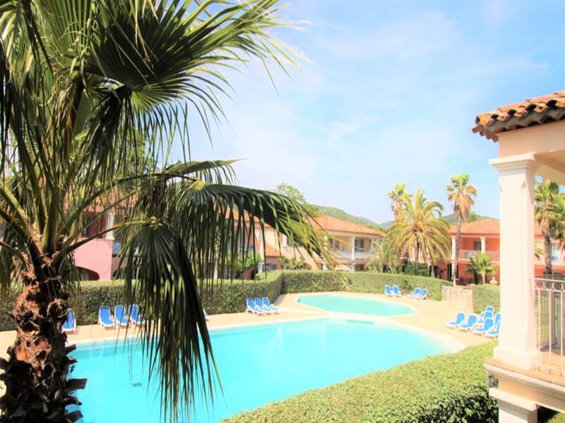 Knus appartement met zwembadzicht aan de voet van Grimaud - foto 2