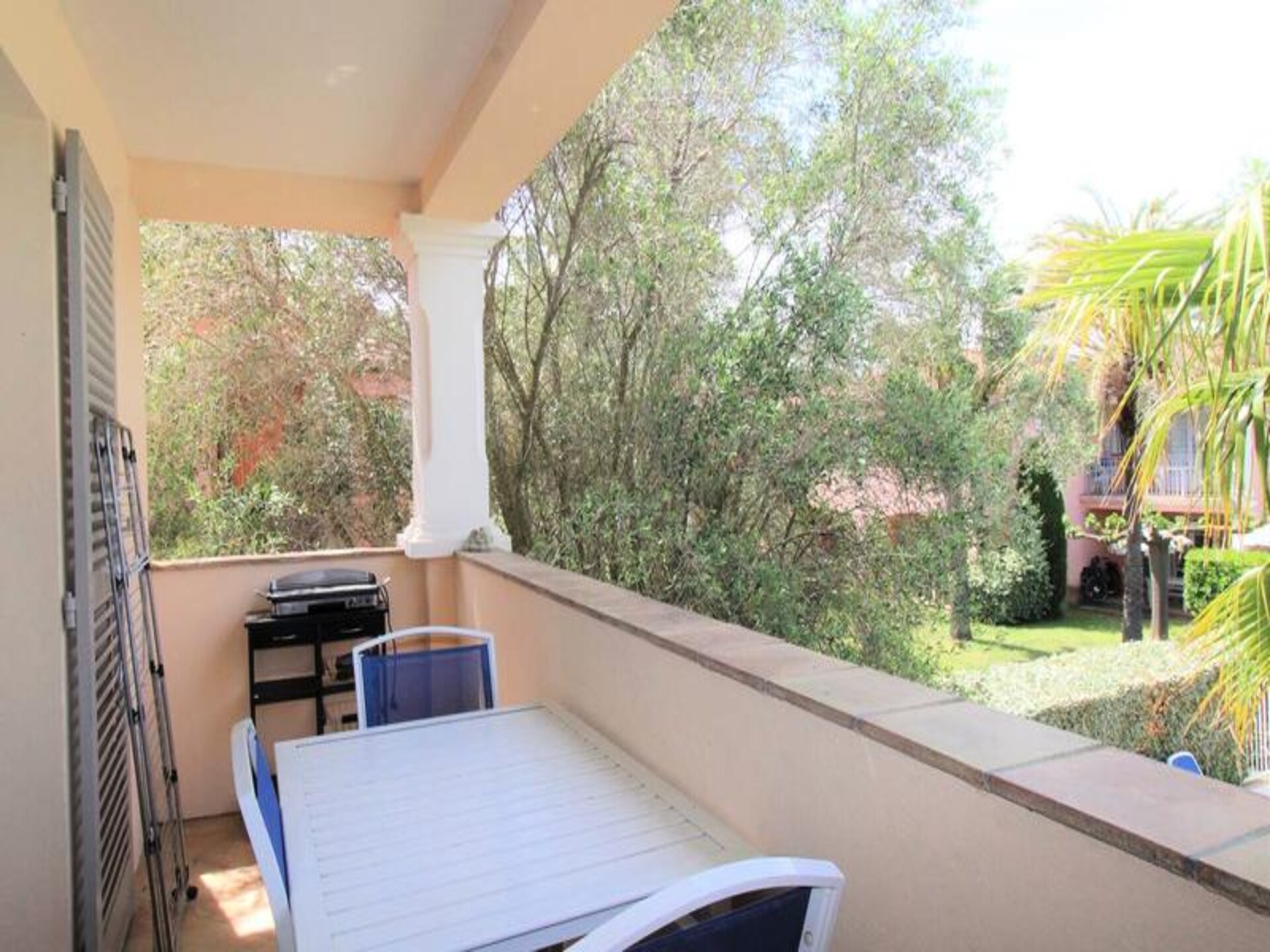 Knus appartement met zwembadzicht aan de voet van Grimaud - foto 3