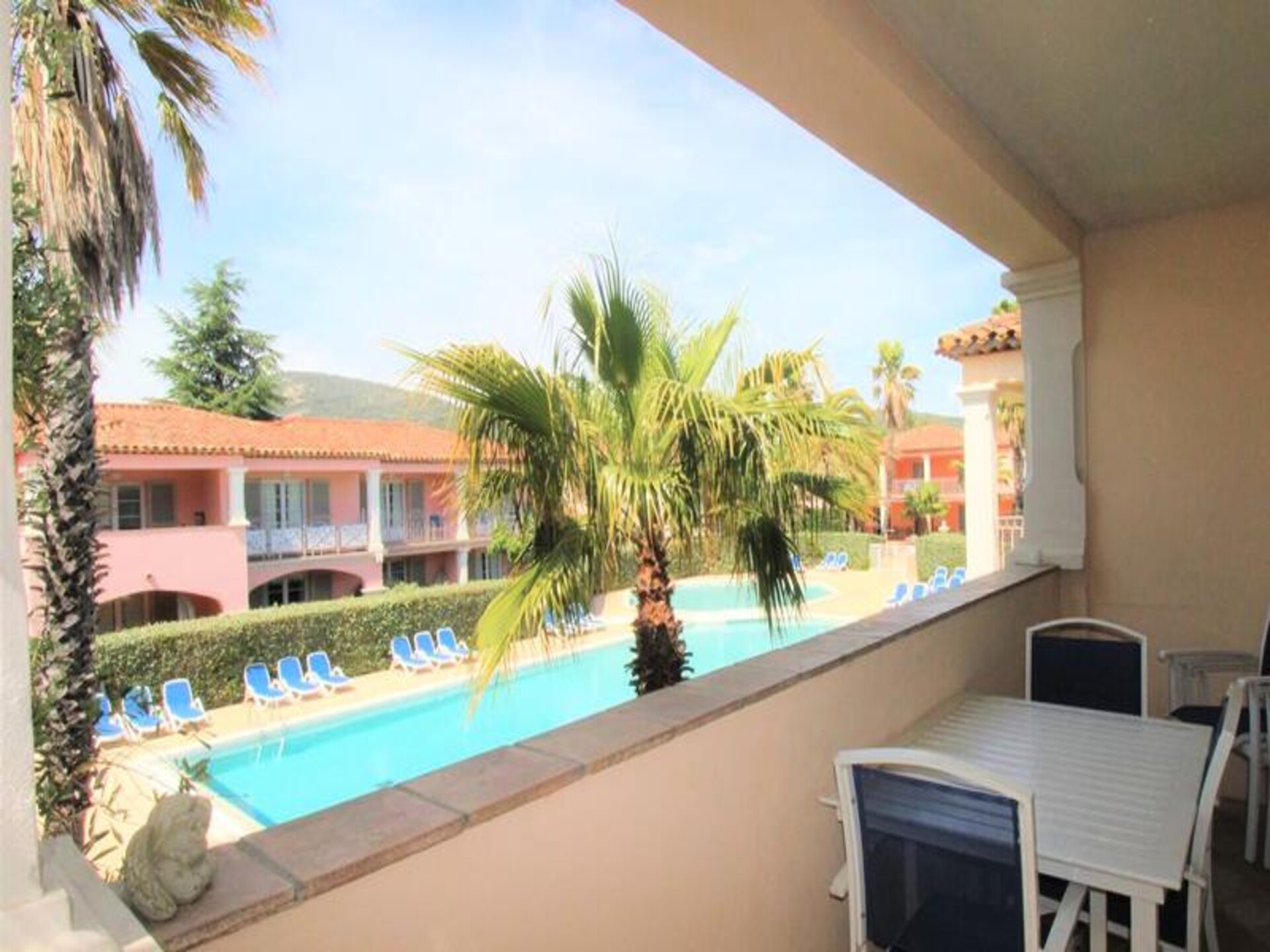 Knus appartement met zwembadzicht aan de voet van Grimaud - foto 5