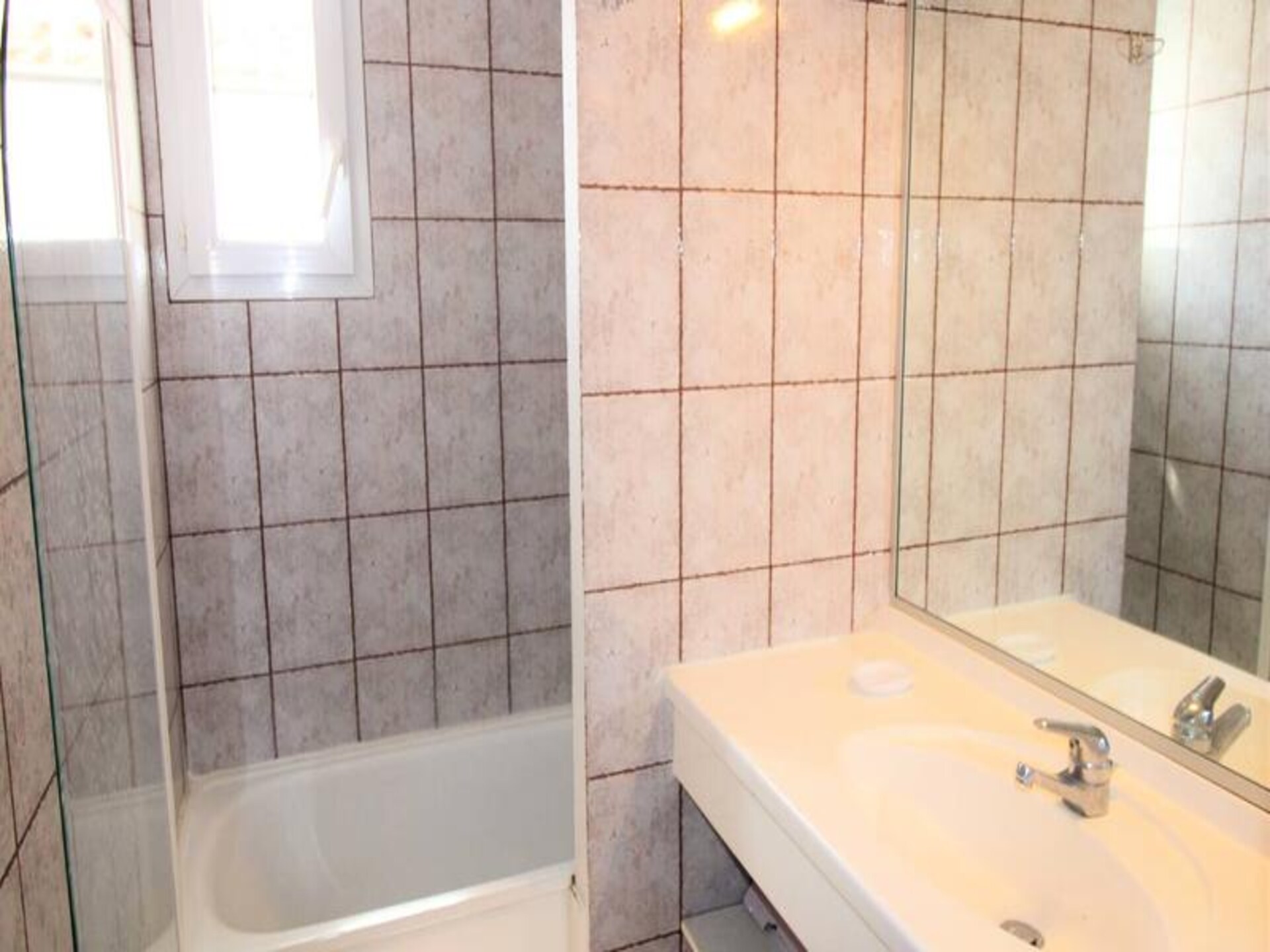 Knus appartement met zwembadzicht aan de voet van Grimaud - foto 11