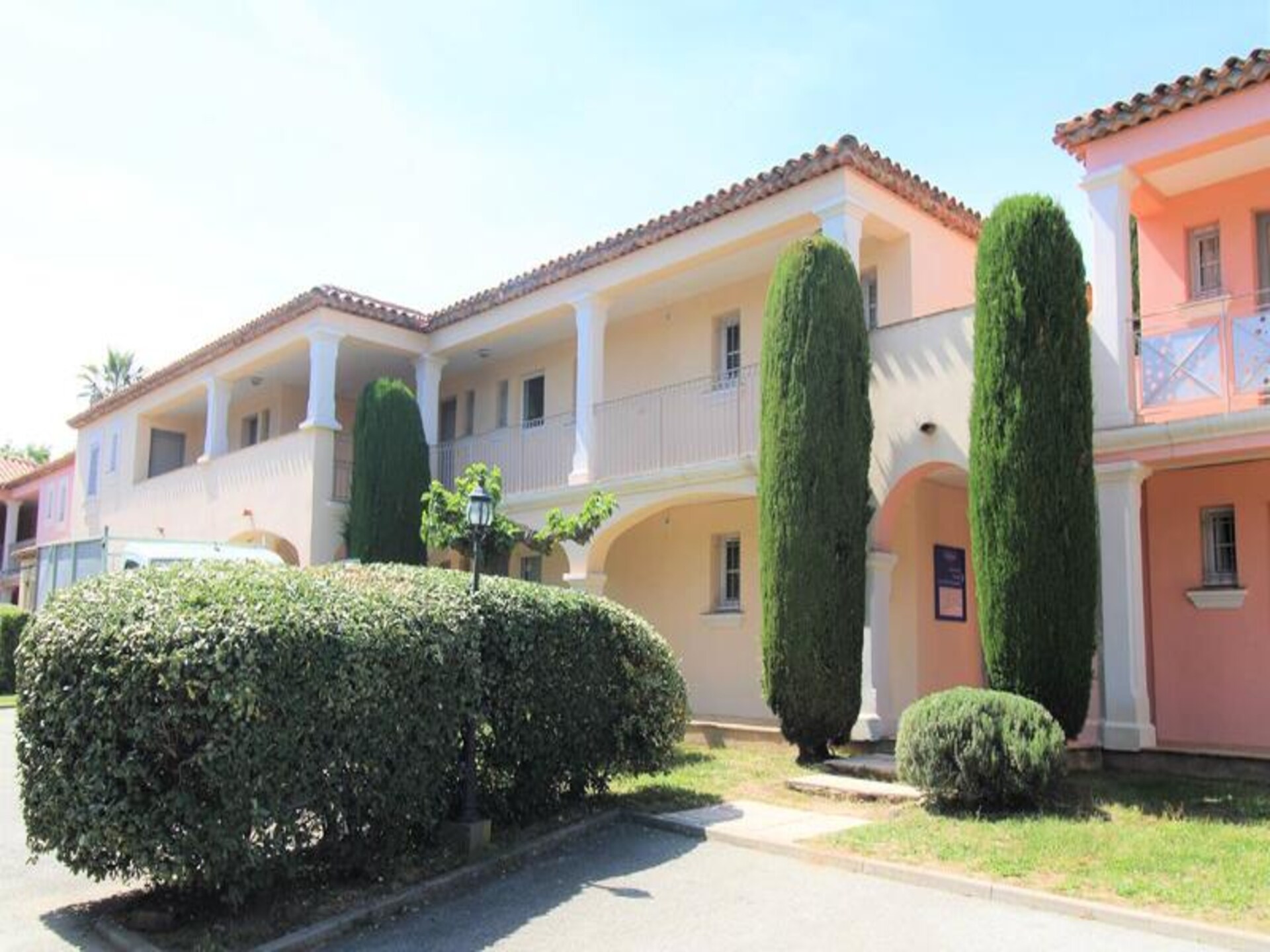 Knus appartement met zwembadzicht aan de voet van Grimaud - foto 13
