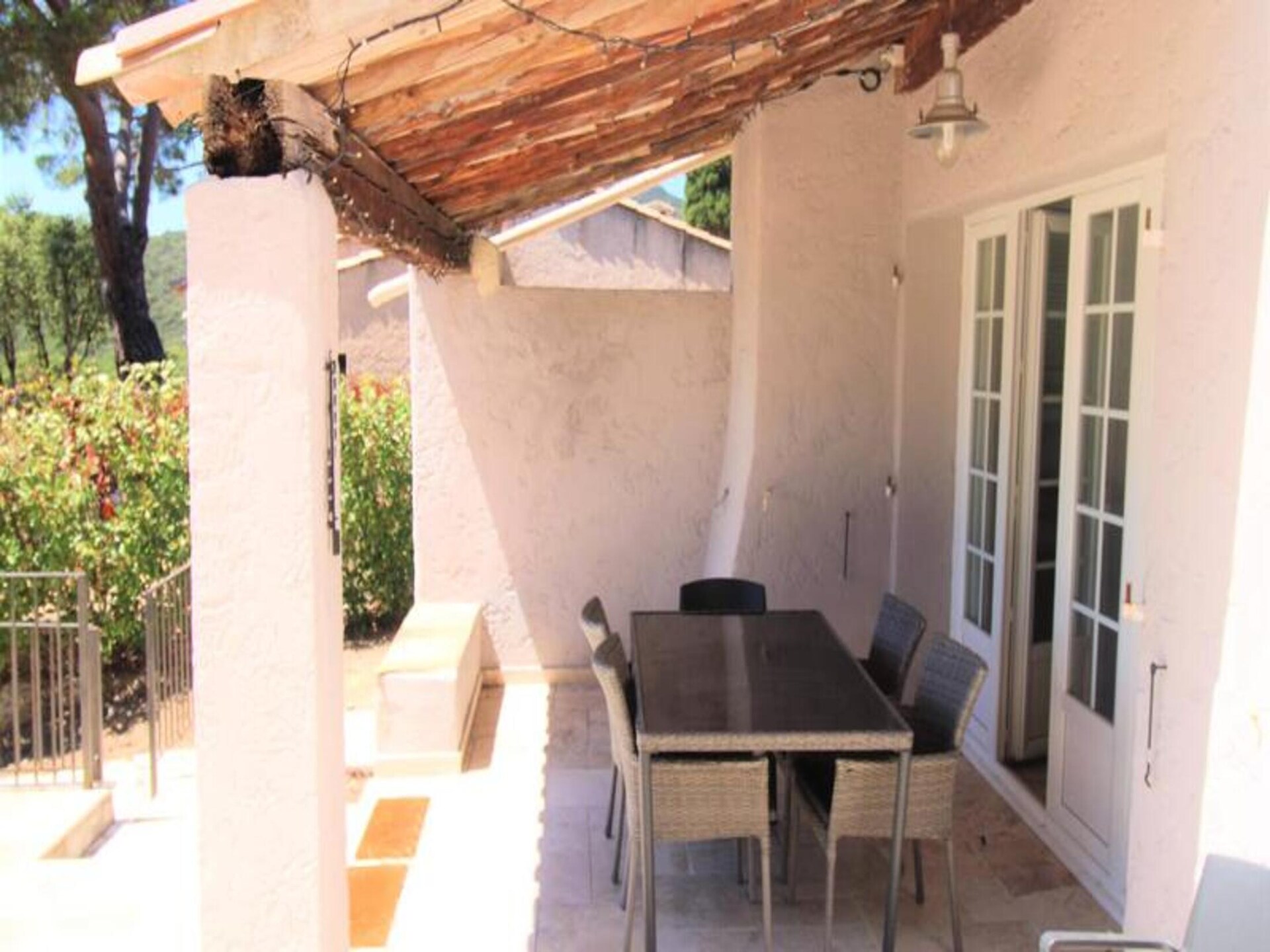 Licht appartement met panoramisch uitzicht en zwembad bij Grimaud - foto 15