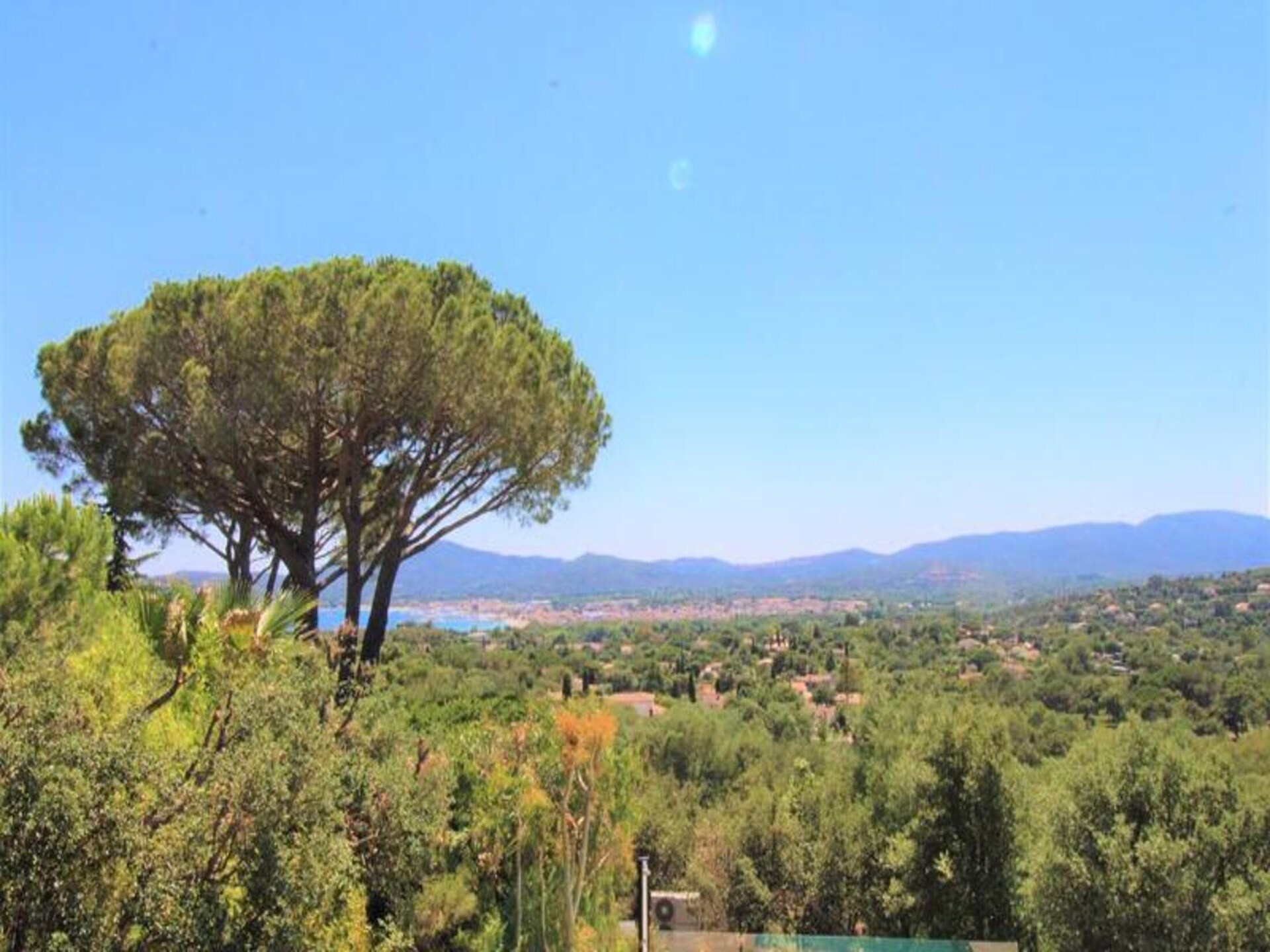 Licht appartement met panoramisch uitzicht en zwembad bij Grimaud - foto 16