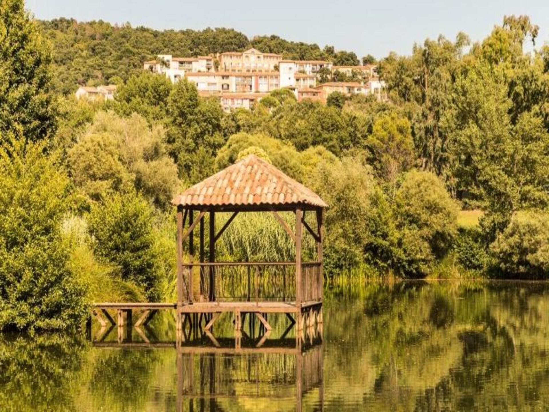 Zonnig appartement in park met uitzicht op de Golf van Saint-Tropez - foto 22