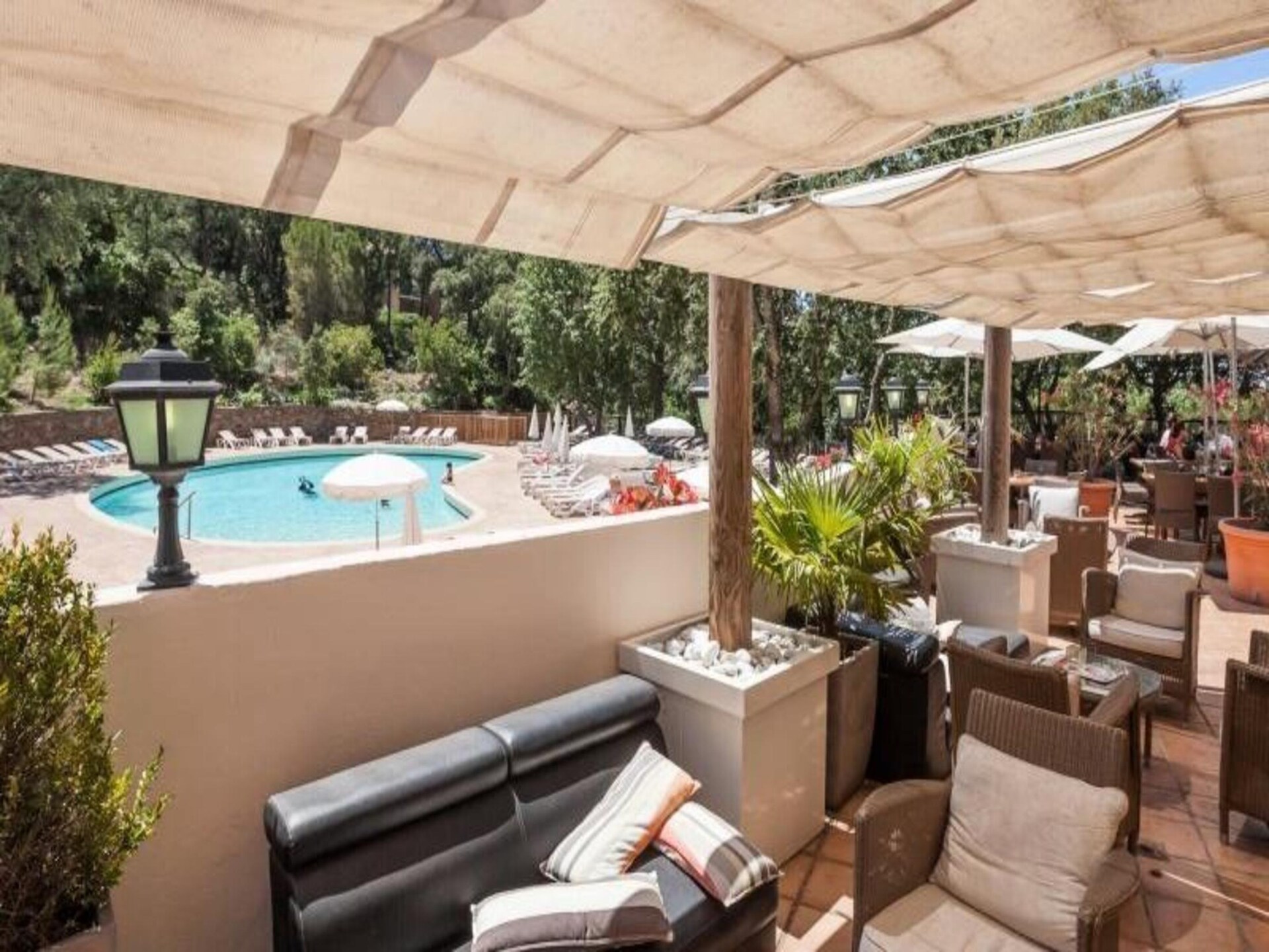 Zonnig appartement in park met uitzicht op de Golf van Saint-Tropez - foto 14