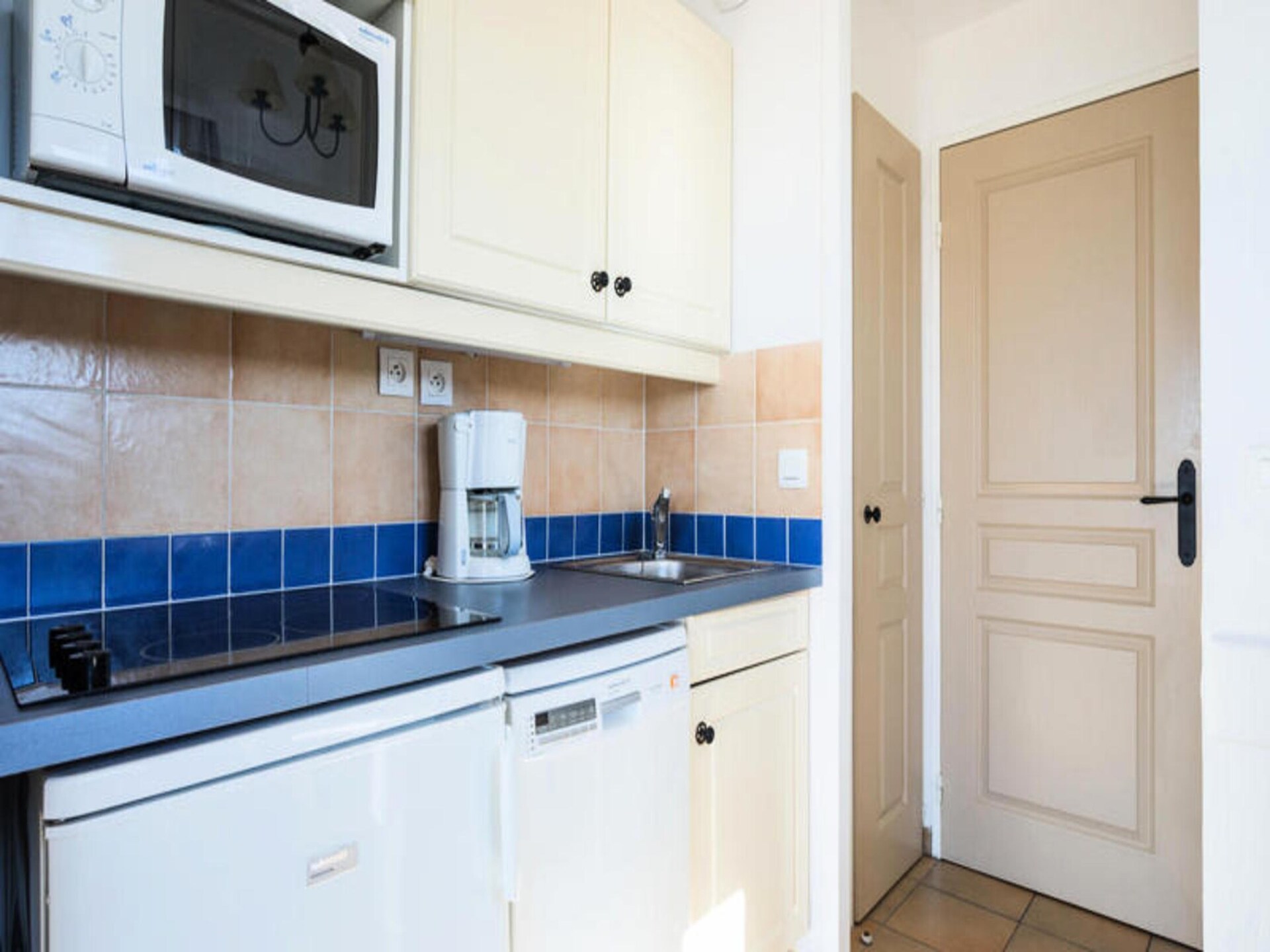 Zonnig appartement in park met uitzicht op de Golf van Saint-Tropez - foto 7