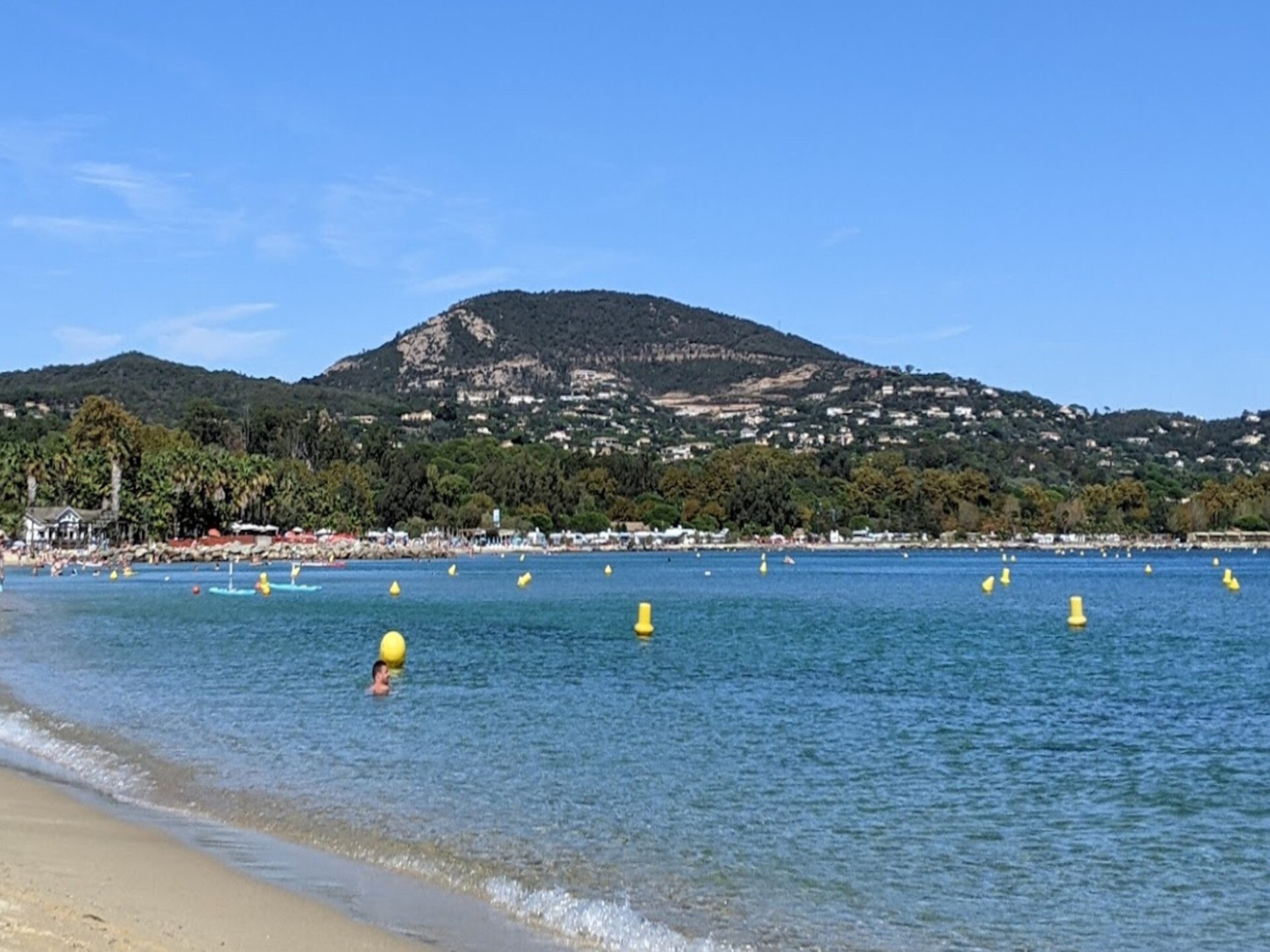 Ruim appartement voor 8 personen met zwembad vlak bij Saint-Tropez - foto 27