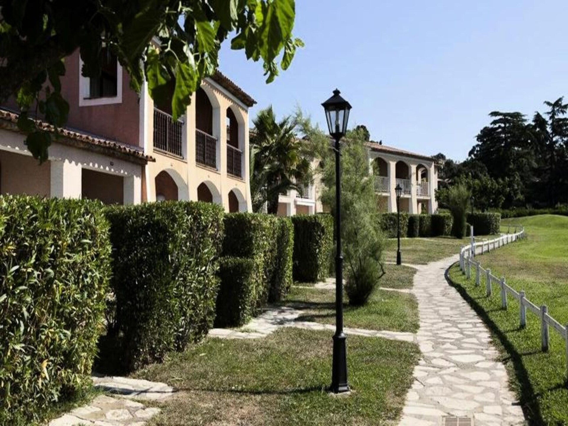 Knus appartement op 500m van strand in bloemrijk Grimaud - foto 34