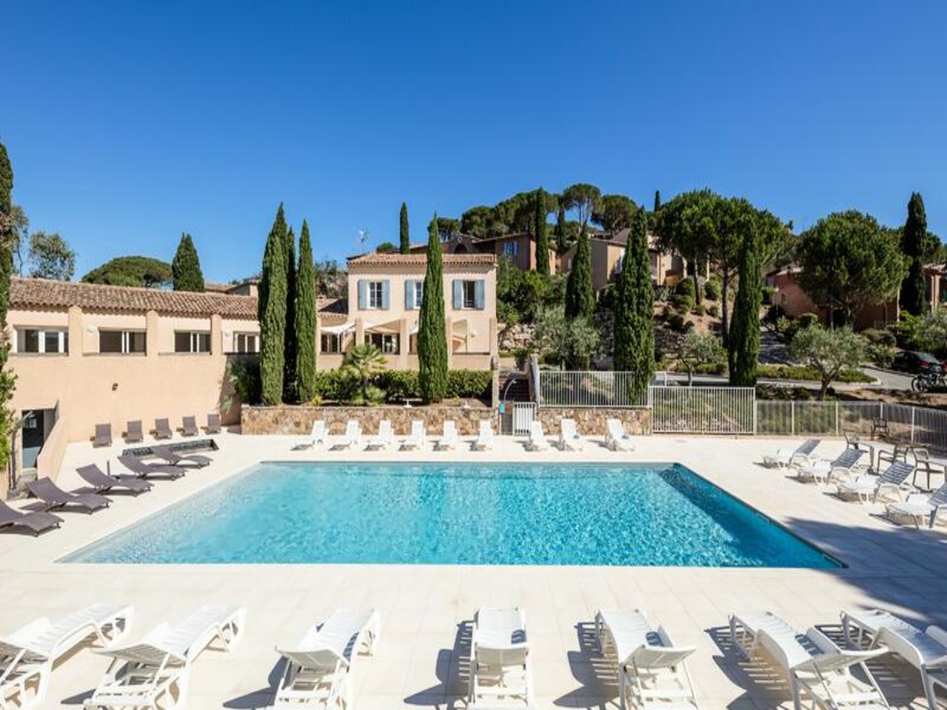 Ruim appartement voor 8 personen bij Grimaud, met zwembad en terras - foto 4