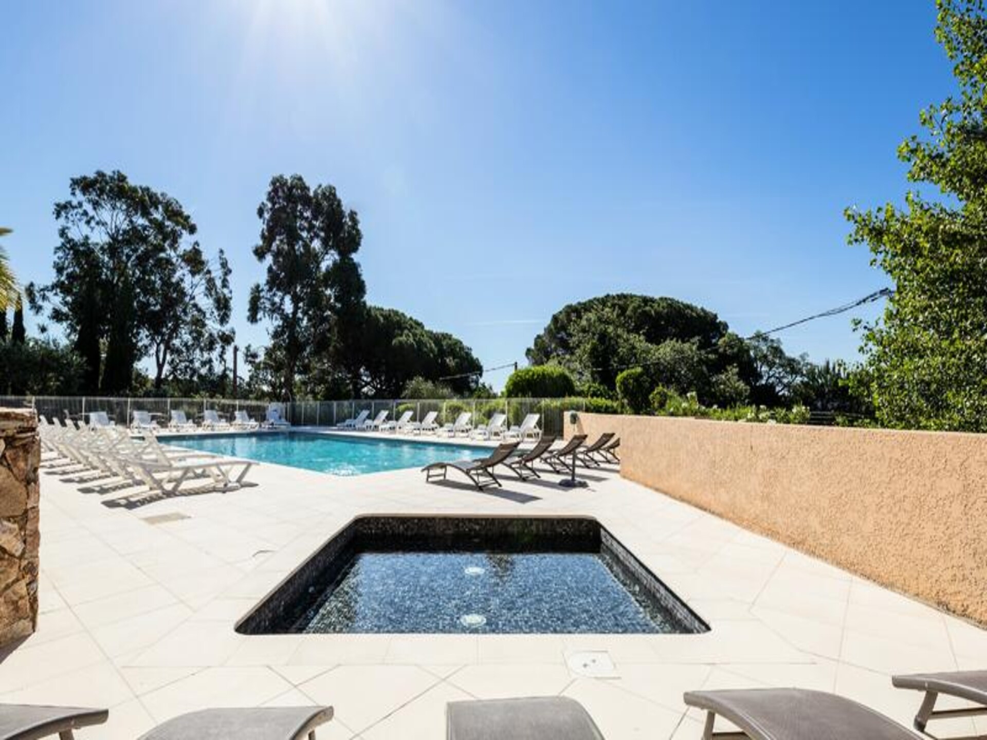 Ruim appartement voor 8 personen bij Grimaud, met zwembad en terras - foto 5