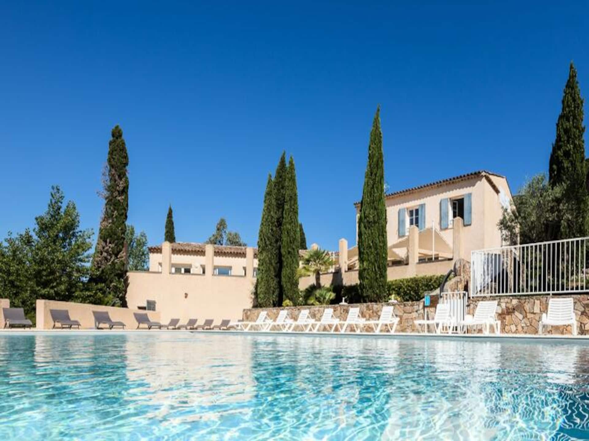 Ruim appartement voor 8 personen bij Grimaud, met zwembad en terras - foto 7