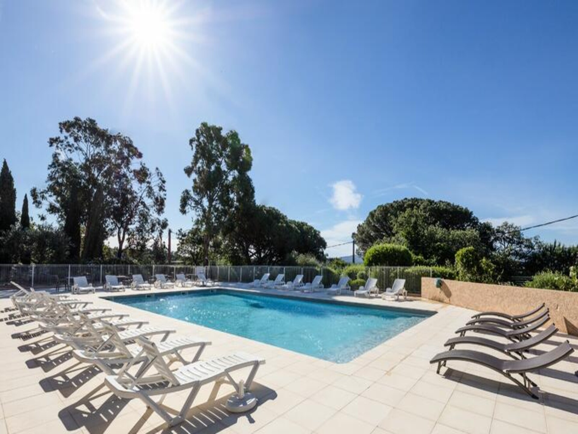 Ruim appartement voor 8 personen bij Grimaud, met zwembad en terras - foto 12