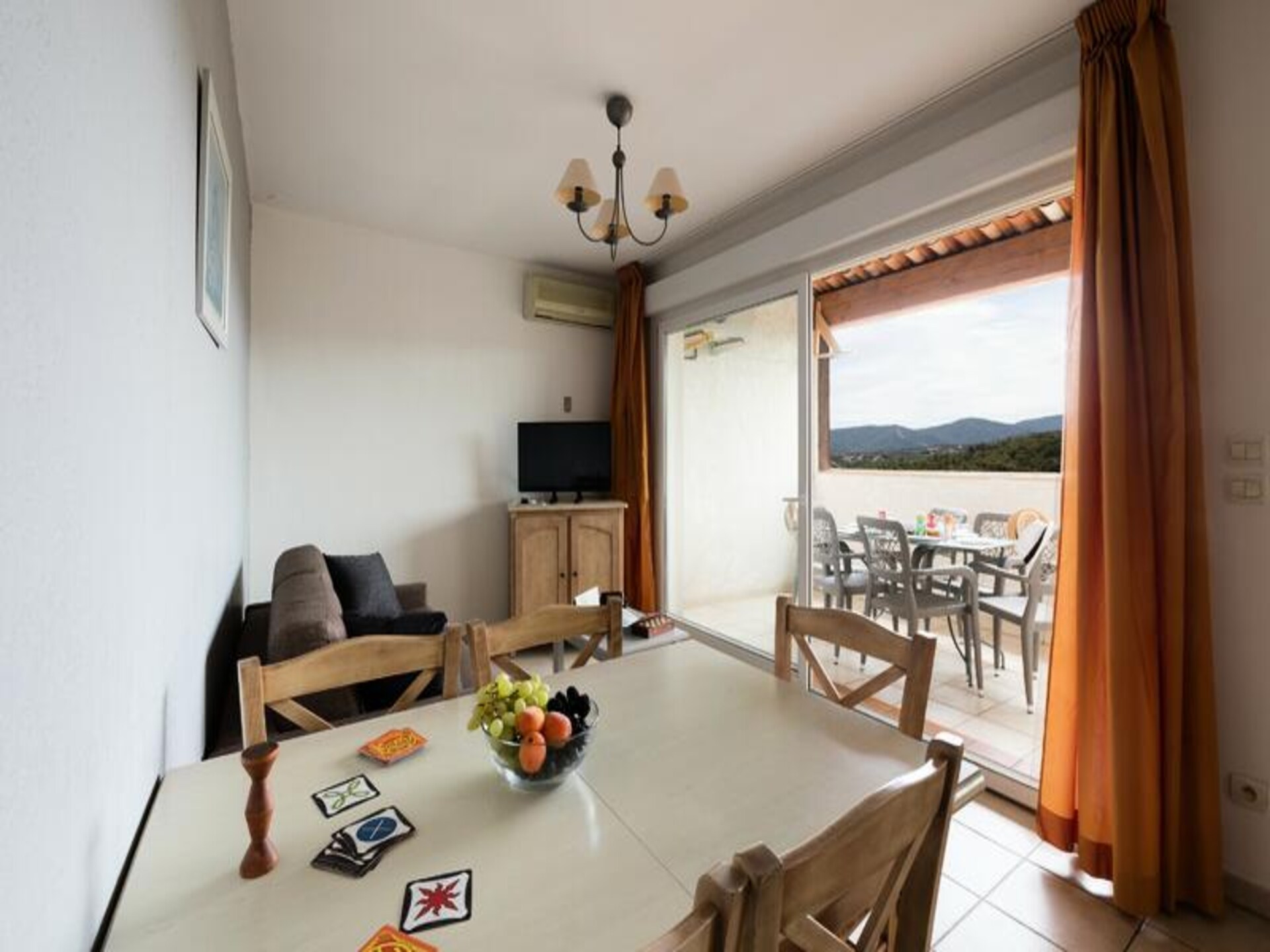 Ruim appartement voor 8 personen bij Grimaud, met zwembad en terras - foto 21