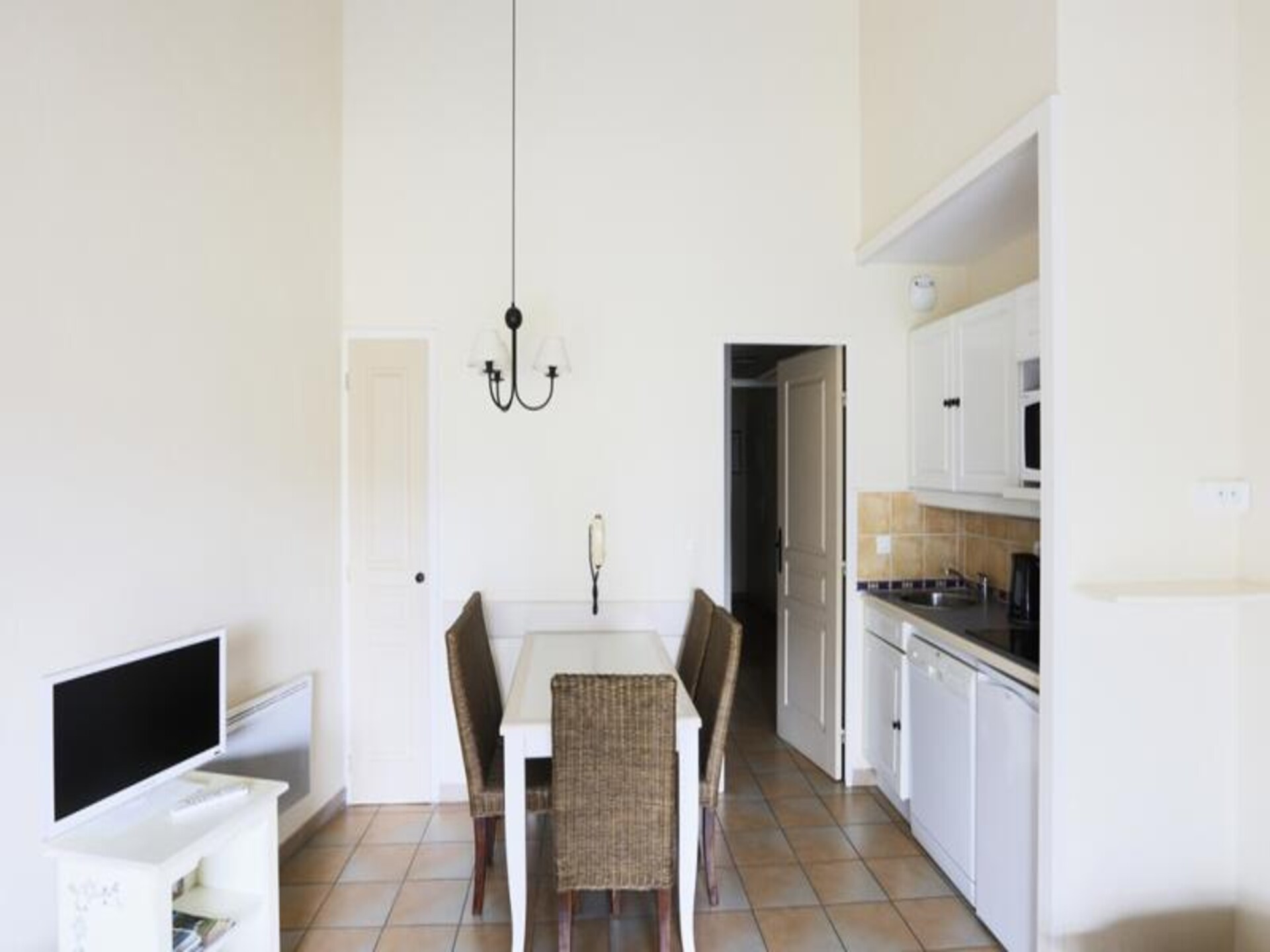 Sfeervol appartement in Grimaud met zwembaden en dichtbij zee - foto 15
