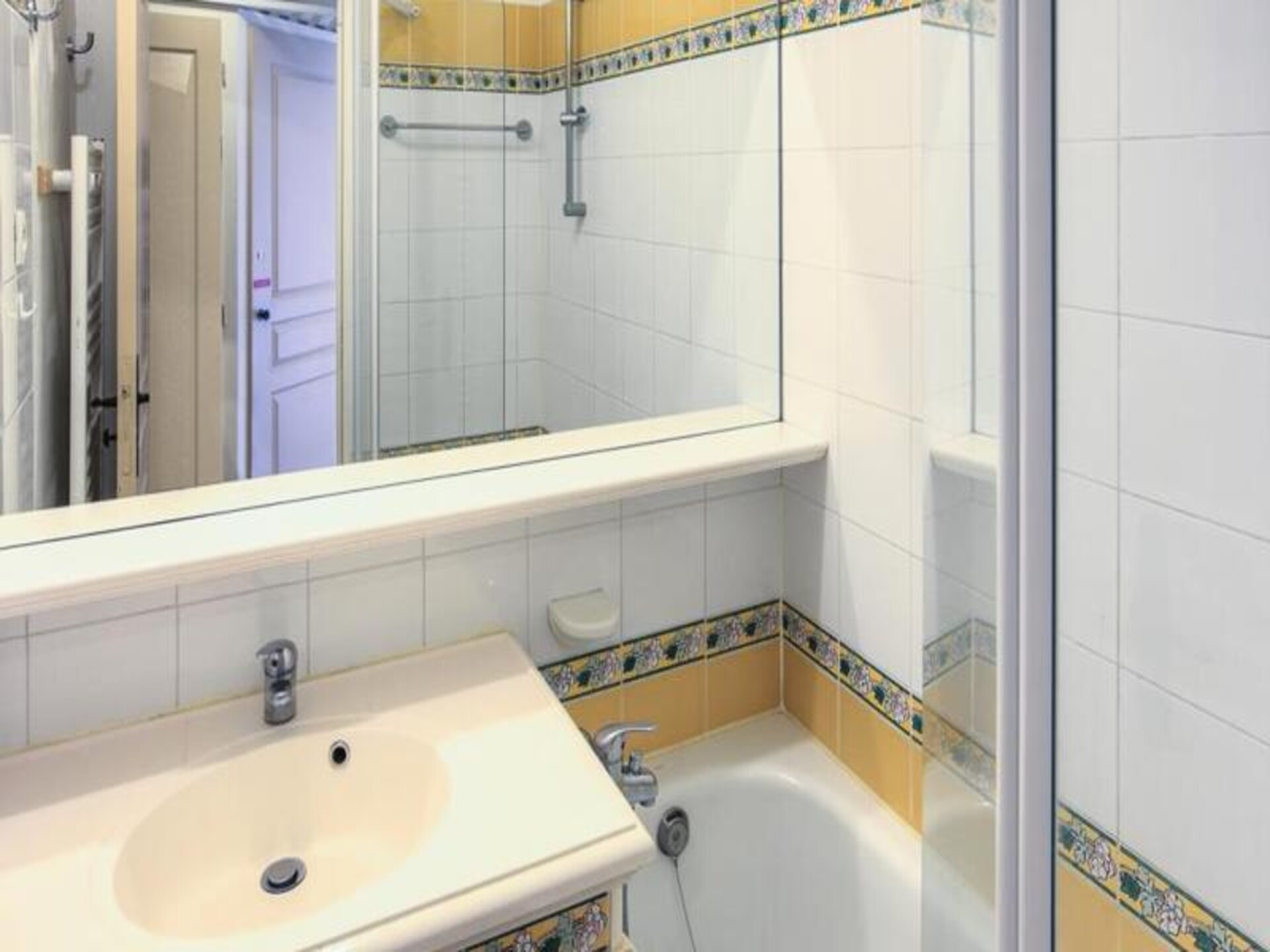Sfeervol appartement in Grimaud met zwembaden en dichtbij zee - foto 23