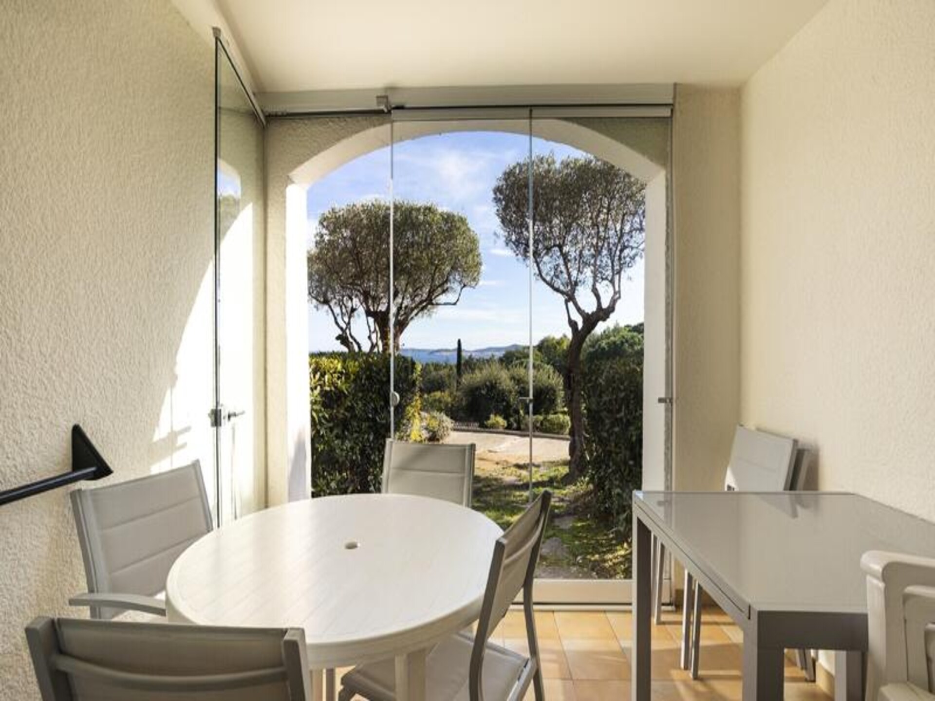 Ruim appartement met zwembad nabij Saint-Tropez en strand - foto 27