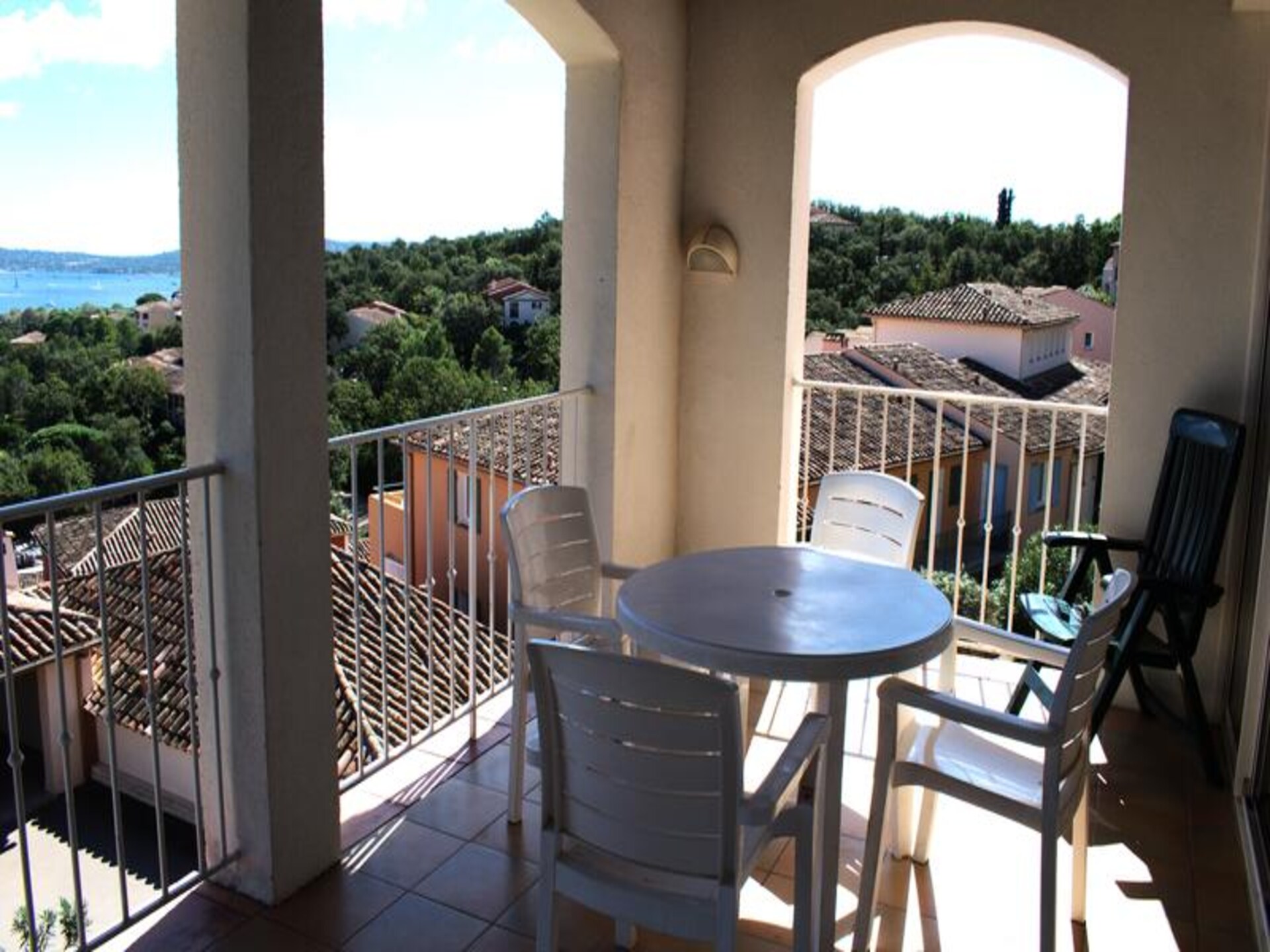 Knus appartement met zeezicht en zwembad nabij Saint-Tropez, 5 personen - foto 29