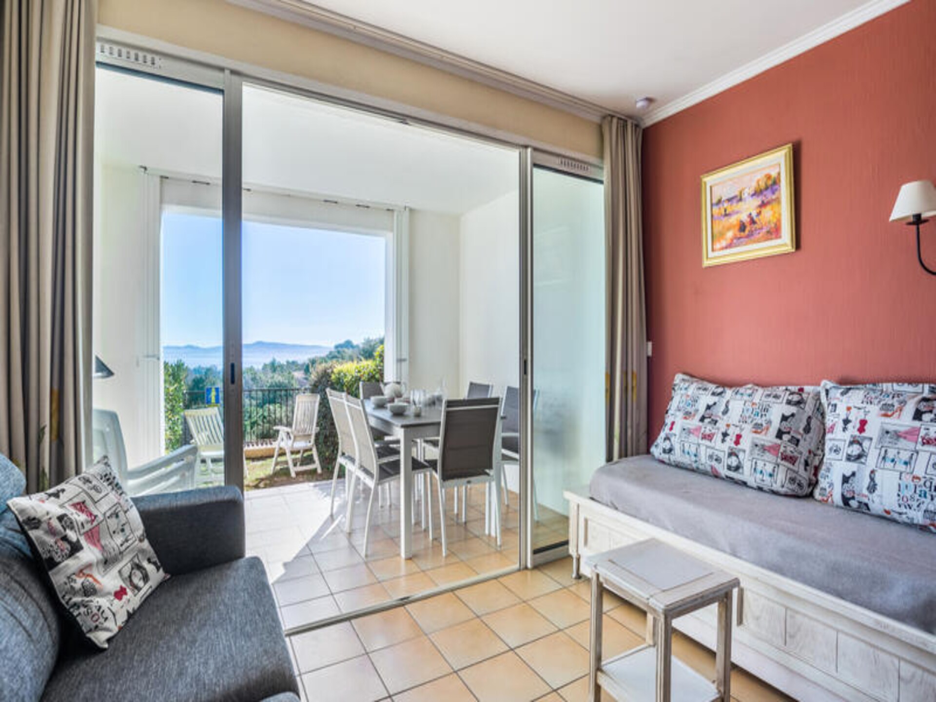 Zeezicht appartement nabij Saint-Tropez met zwembad en terras - foto 21