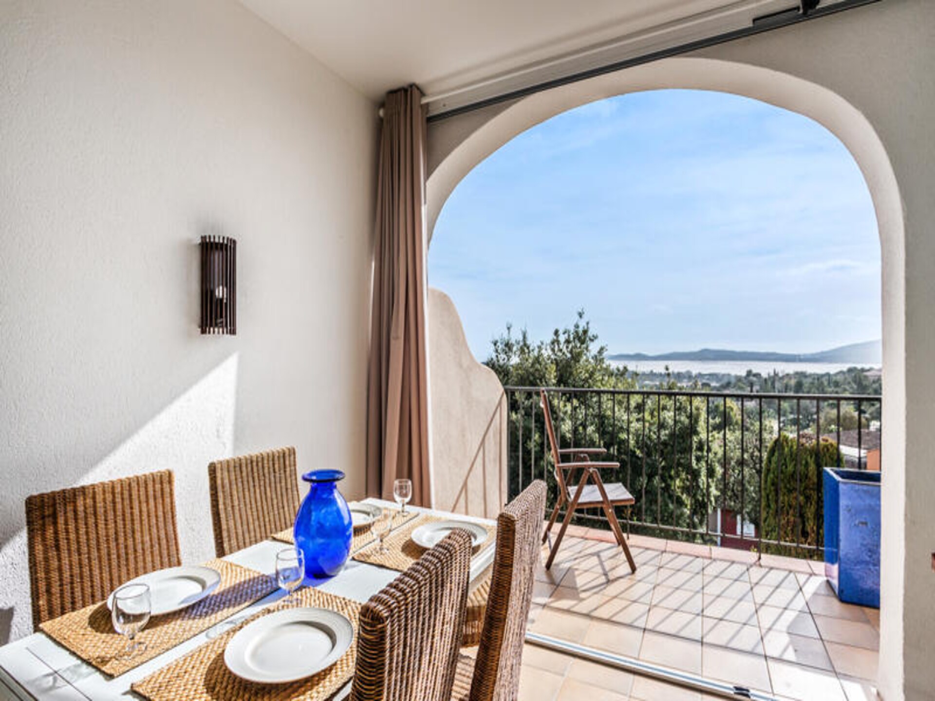 Zeezicht appartement nabij St-Tropez met zwembad en tuin - foto 26