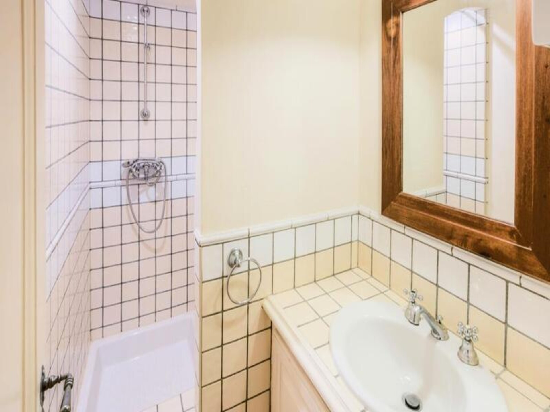 Zonovergoten appartement voor 8 bij St-Tropez met zwembaden en zeezicht - foto 17