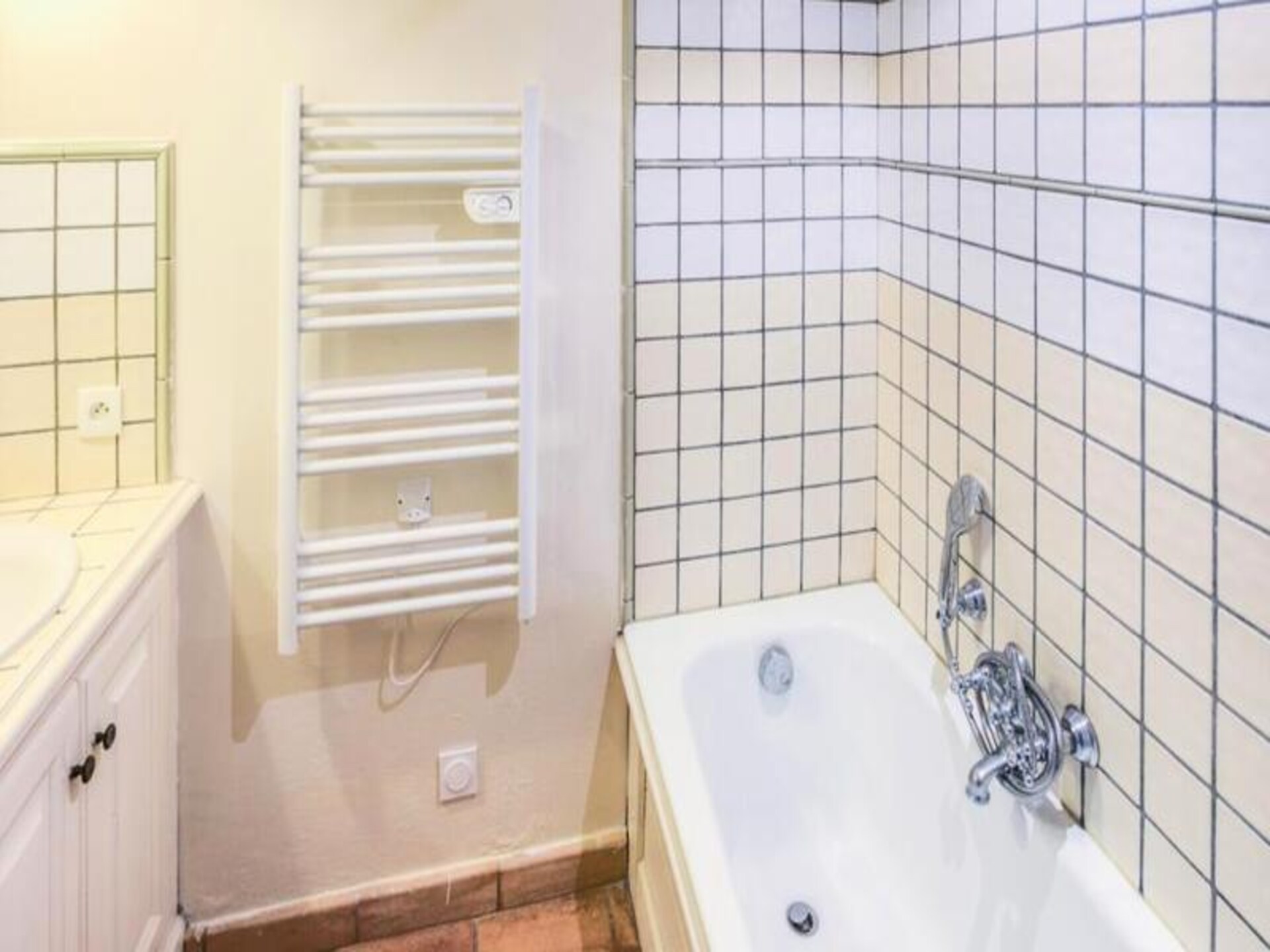 Zonovergoten appartement voor 8 bij St-Tropez met zwembaden en zeezicht - foto 18