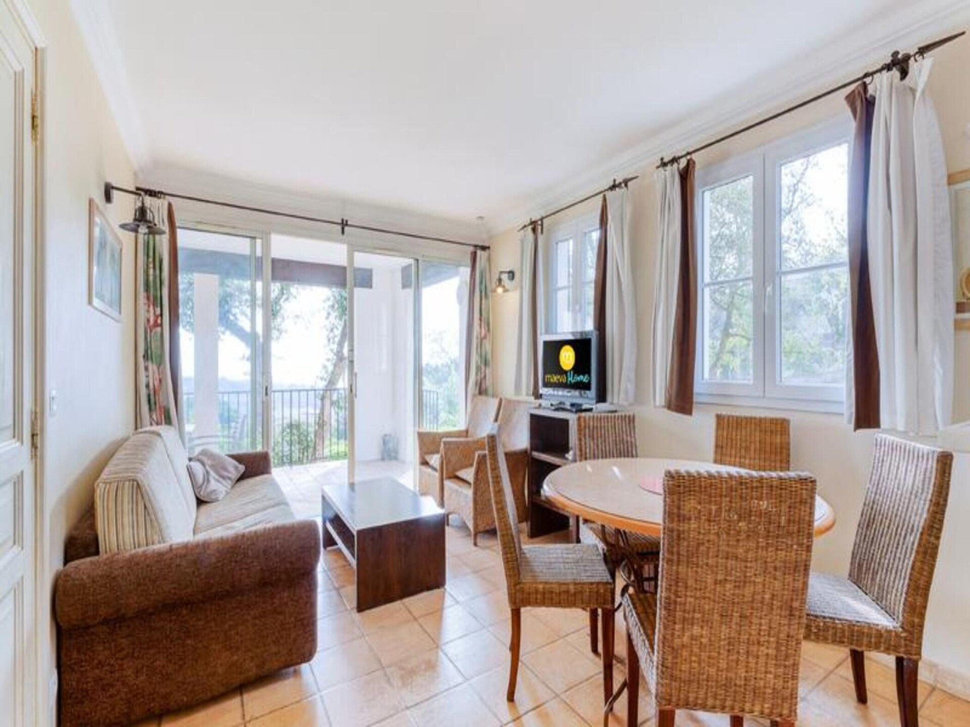 Ruim appartement voor 6 bij Grimaud met zwembaden, vlakbij strand - foto 26