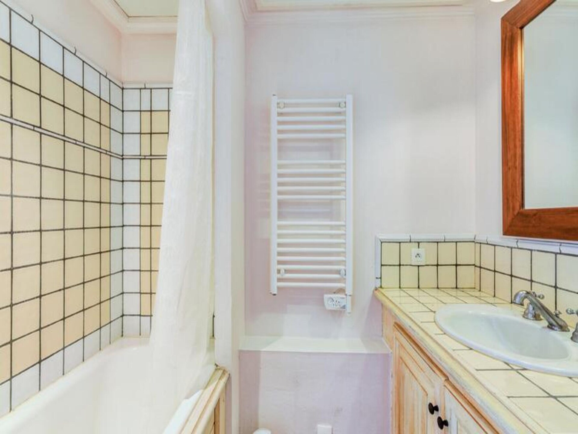 Ruim appartement voor 6 bij Grimaud met zwembaden, vlakbij strand - foto 31