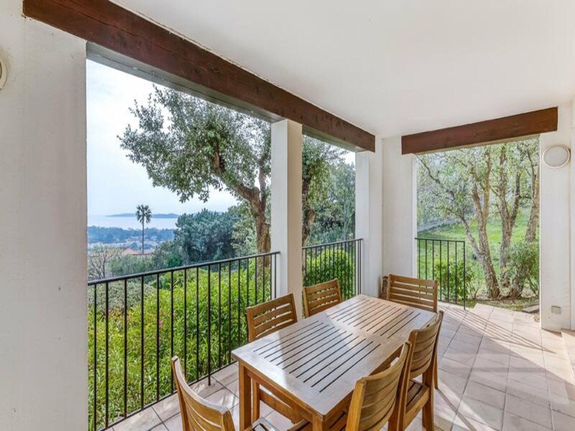 Ruim appartement voor 6 bij Grimaud met zwembaden, vlakbij strand - foto 6
