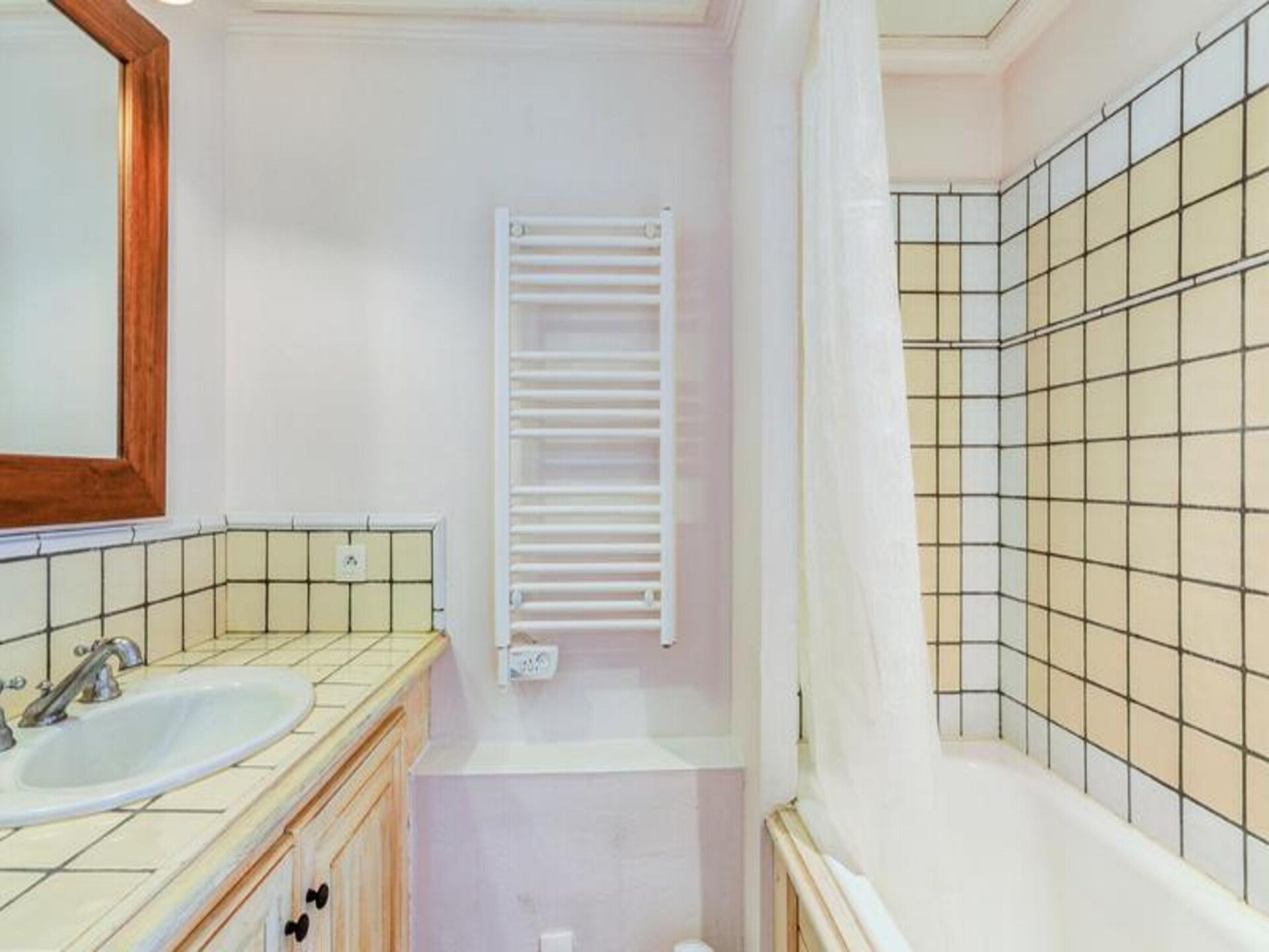 Ruim appartement voor 6 bij Grimaud met zwembaden, vlakbij strand - foto 32