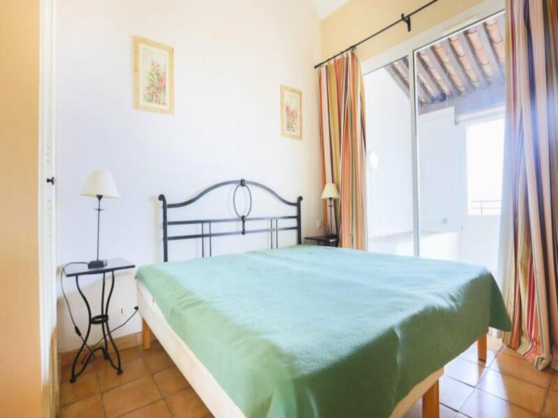 Licht appartement met uitzicht op de baai van St-Tropez, op 3 km van het strand - foto 12
