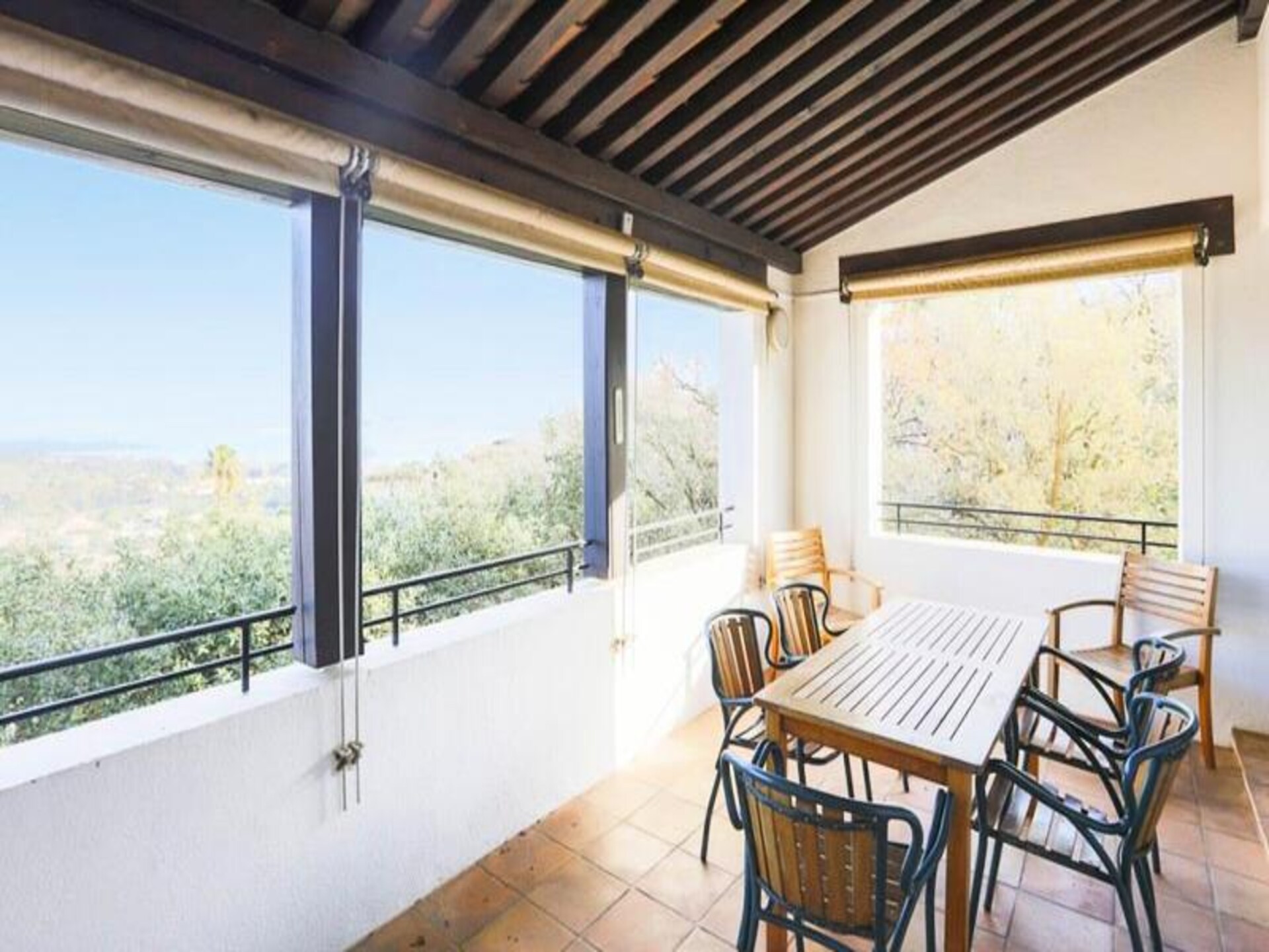 Licht appartement met uitzicht op de baai van St-Tropez, op 3 km van het strand - foto 16