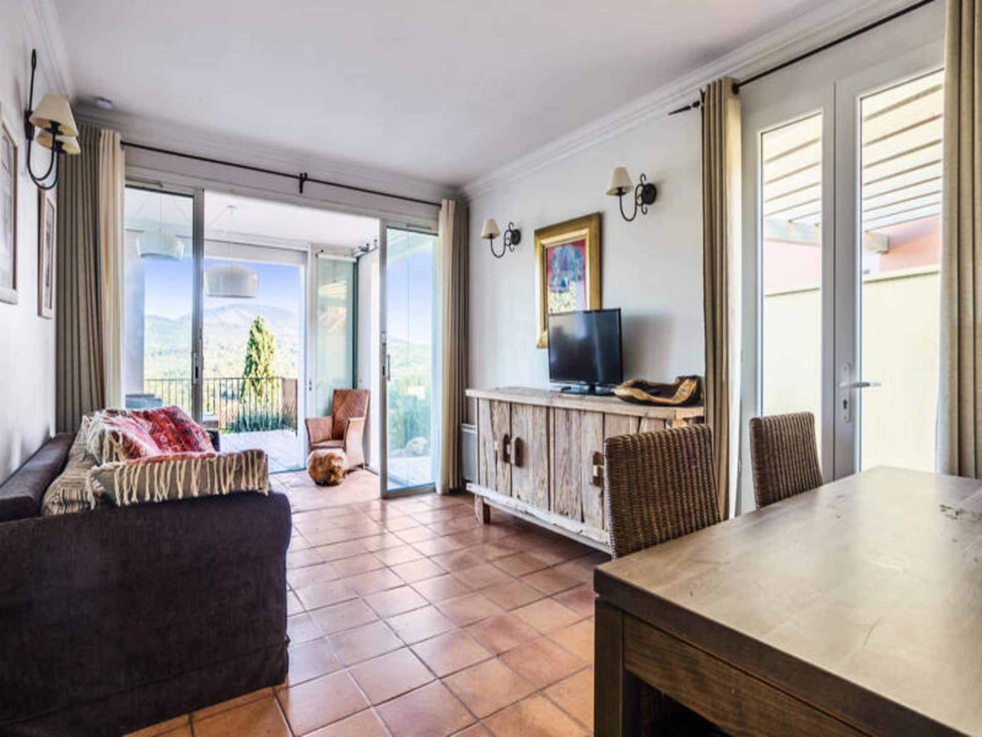 Ruim appartement met zeezicht, zwembad en tuin nabij St. Tropez - foto 3