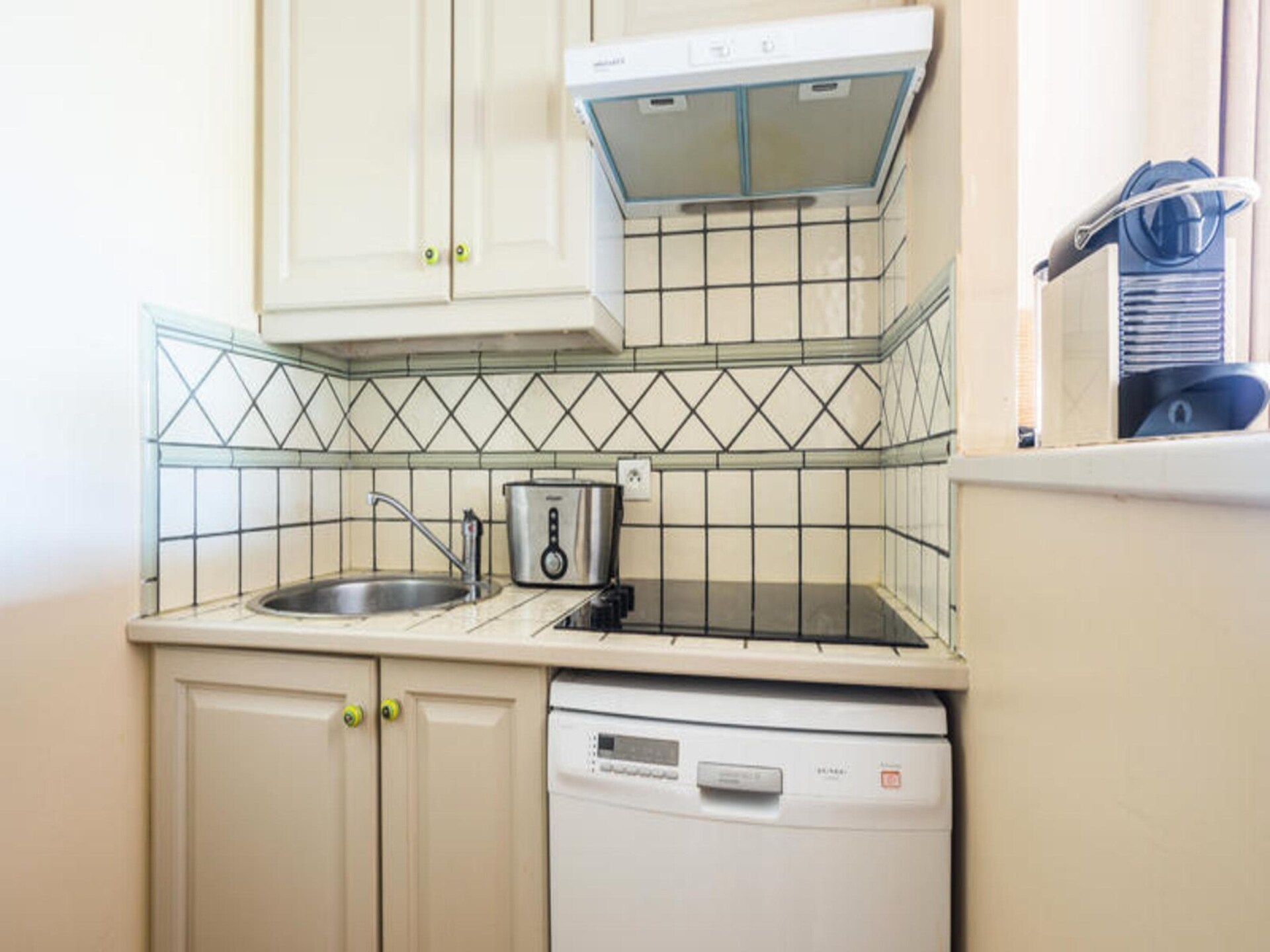 Ruim appartement met zeezicht, zwembad en tuin nabij St. Tropez - foto 9