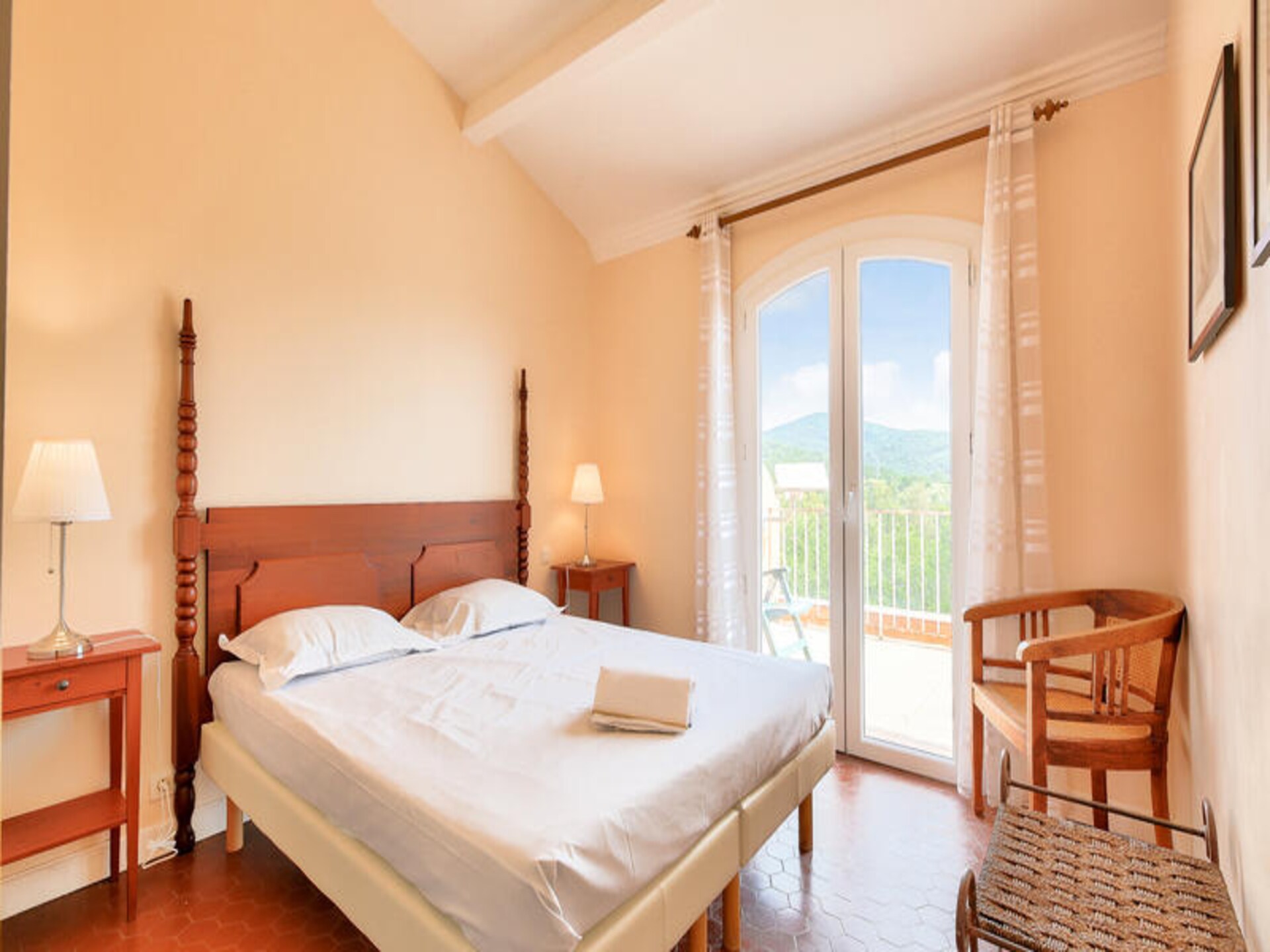 Ruim appartement bij Saint-Tropez met bergzicht en terras - foto 13