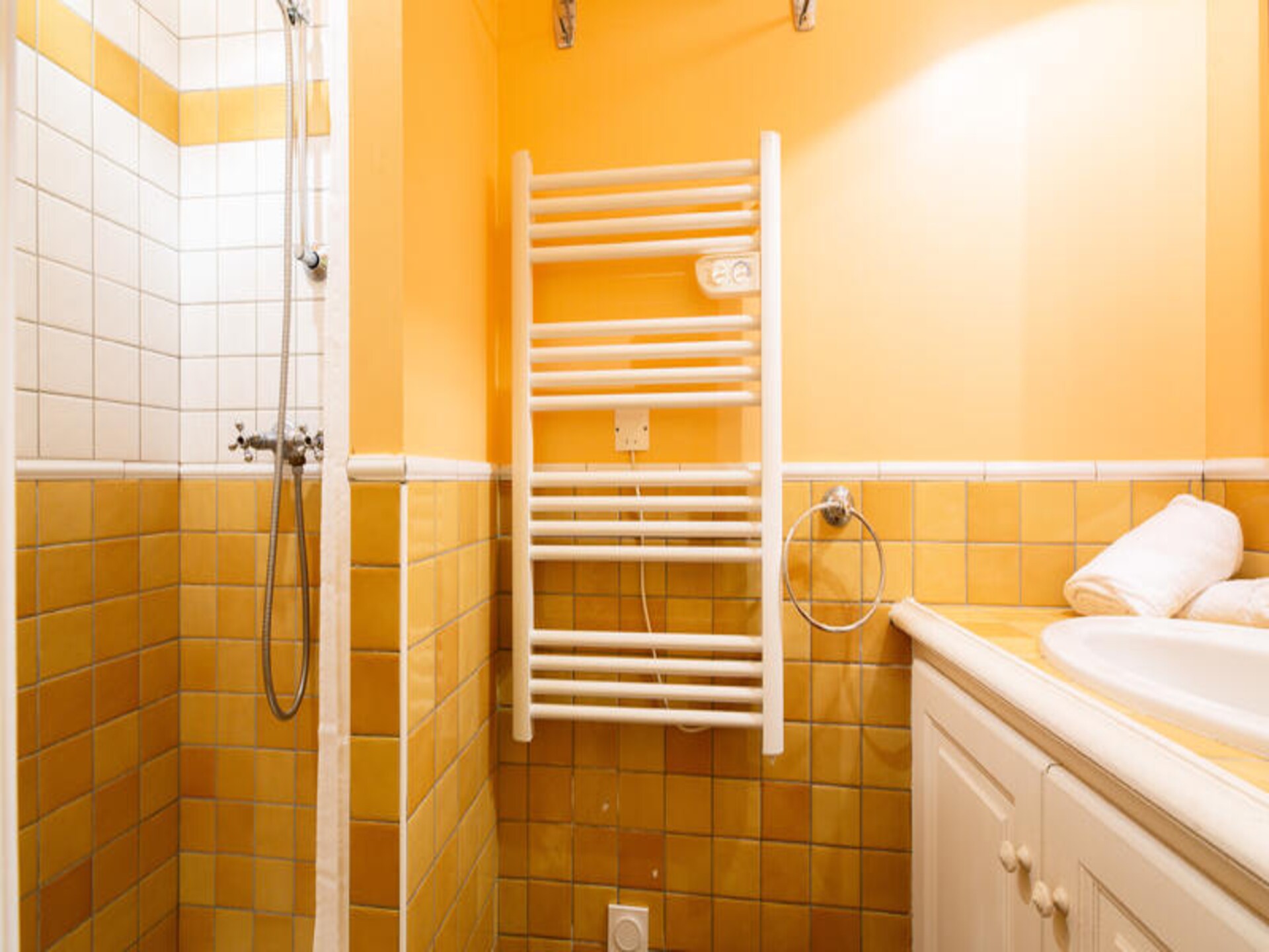 Ruim appartement bij Saint-Tropez met bergzicht en terras - foto 14