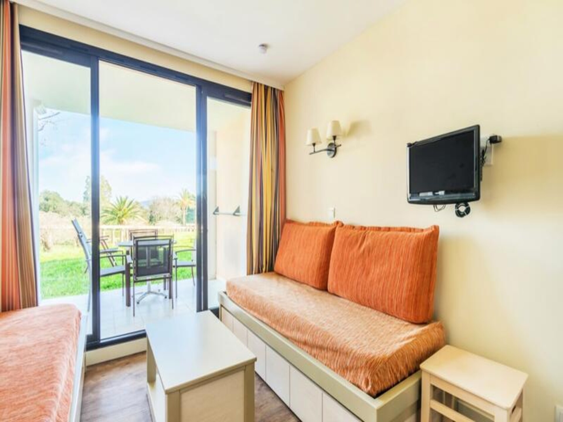 Zonnig appartement op 500m van strand in Grimaud met zwembad - foto 18