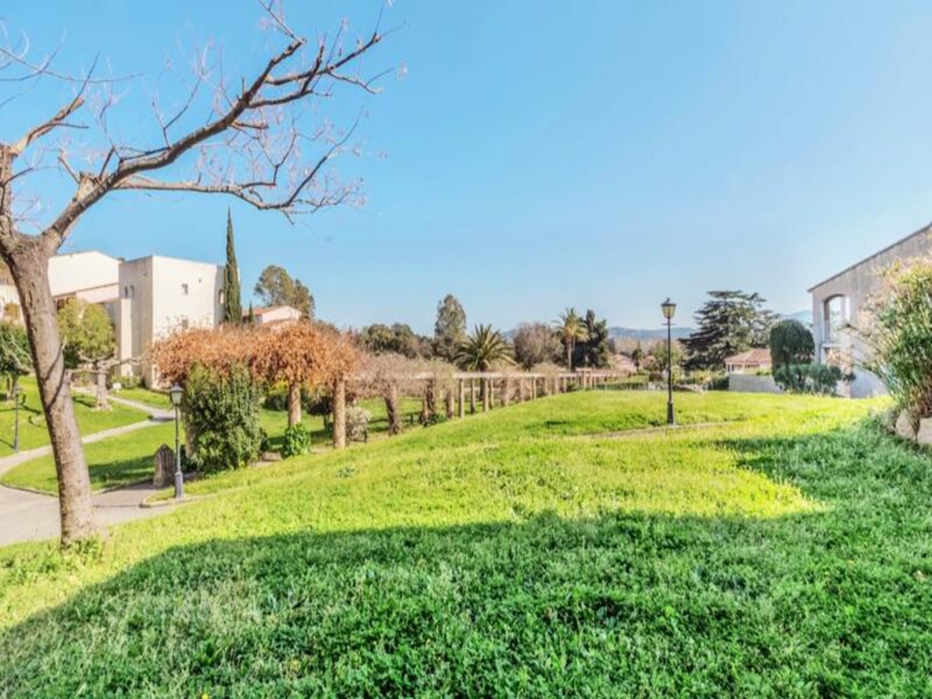 Zonnig appartement op 500m van strand in Grimaud met zwembad - foto 24