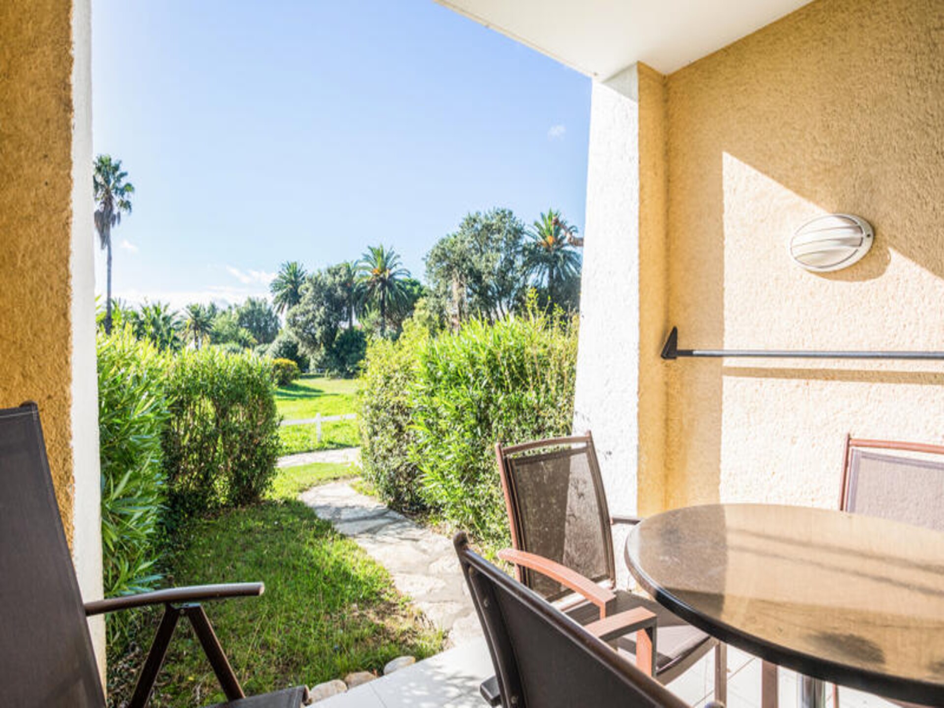 Knus appartement in Grimaud met tuin, vlakbij strand en Saint-Tropez - foto 27