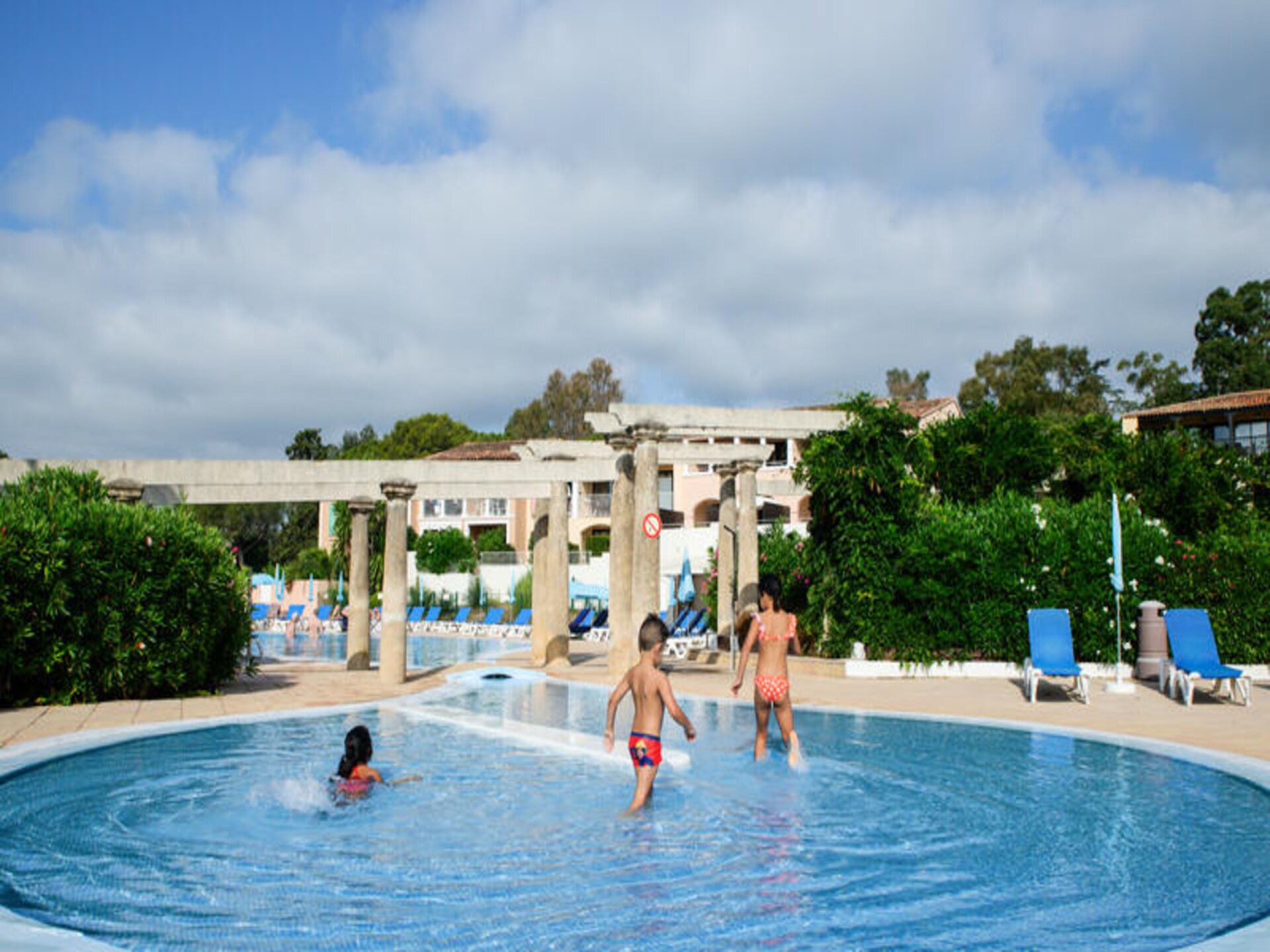 Bloemrijk appartement voor 5 bij Grimaud, op 500m van het strand - foto 10